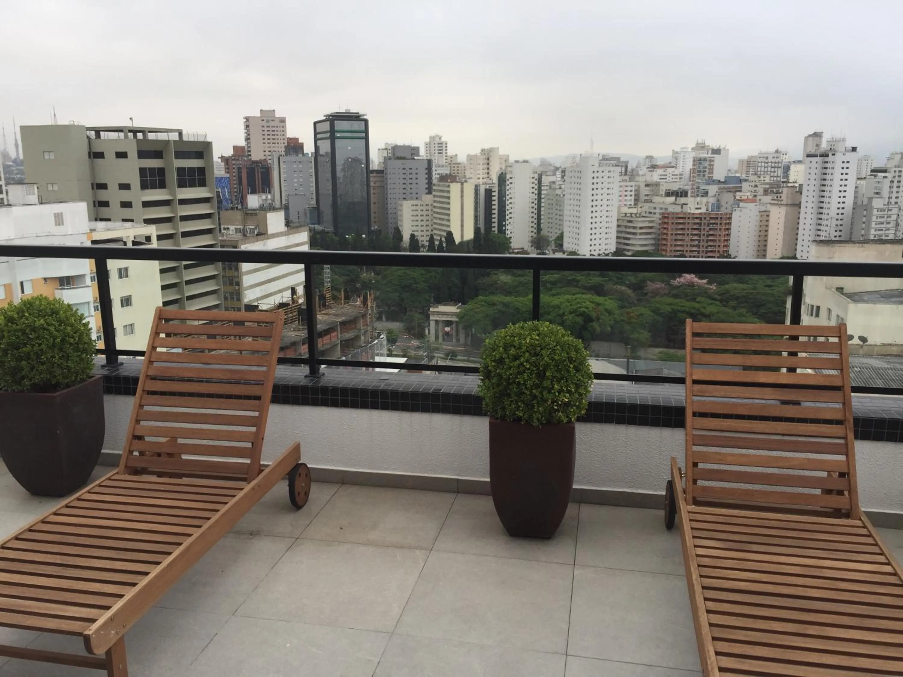 Roof Top Bela Cintra Residence