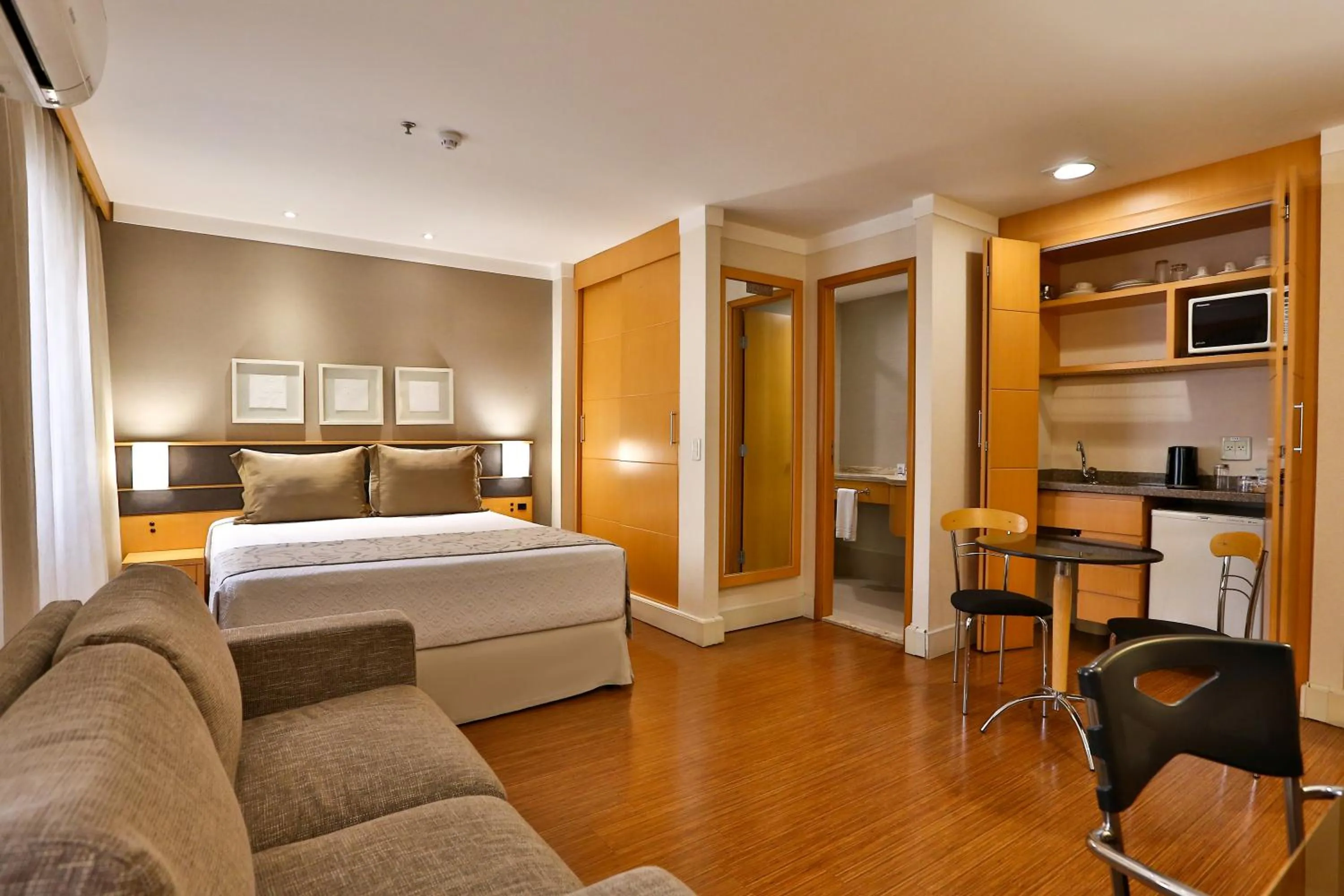 Bedroom, Bed in Transamerica Executive Jardins