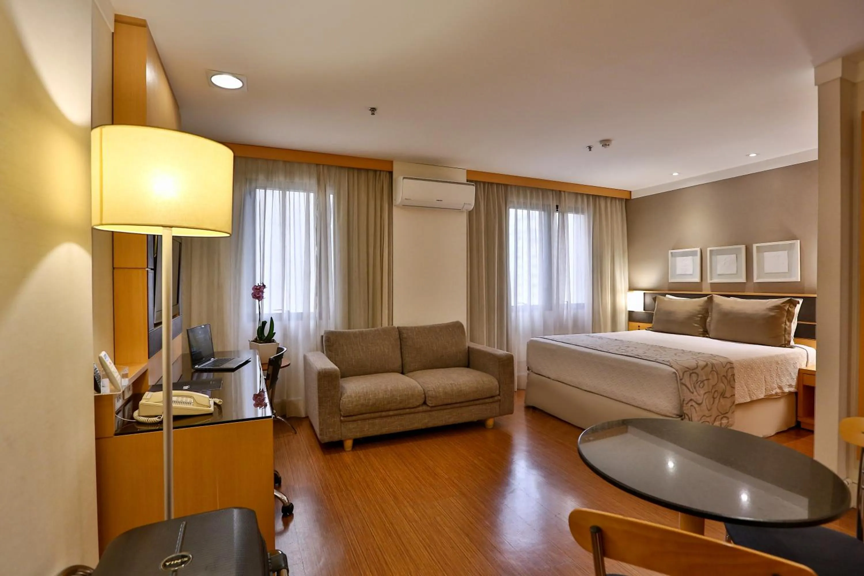 Bedroom, Bed in Transamerica Executive Jardins