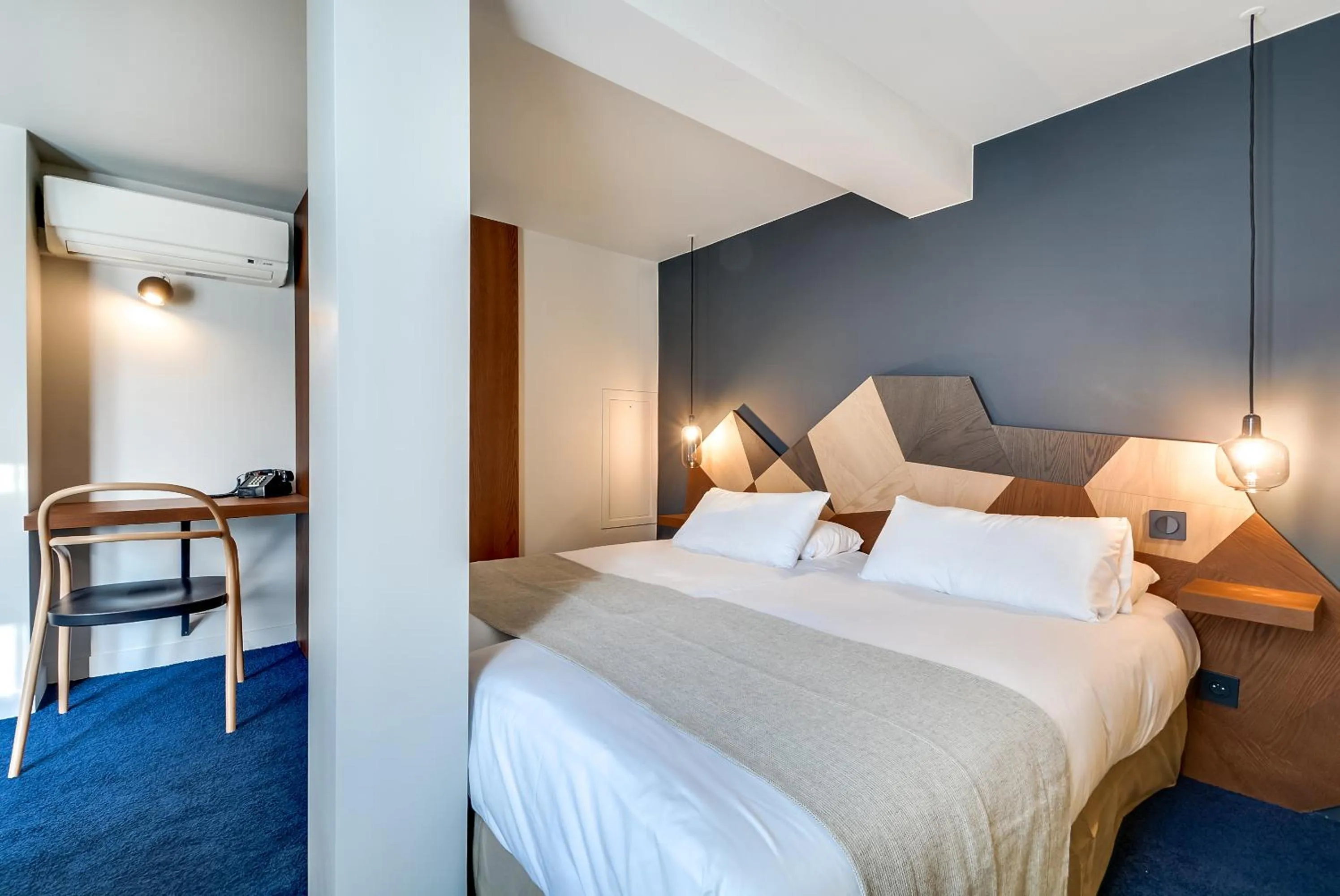 Photo of the whole room, Bed in WIT Hotel