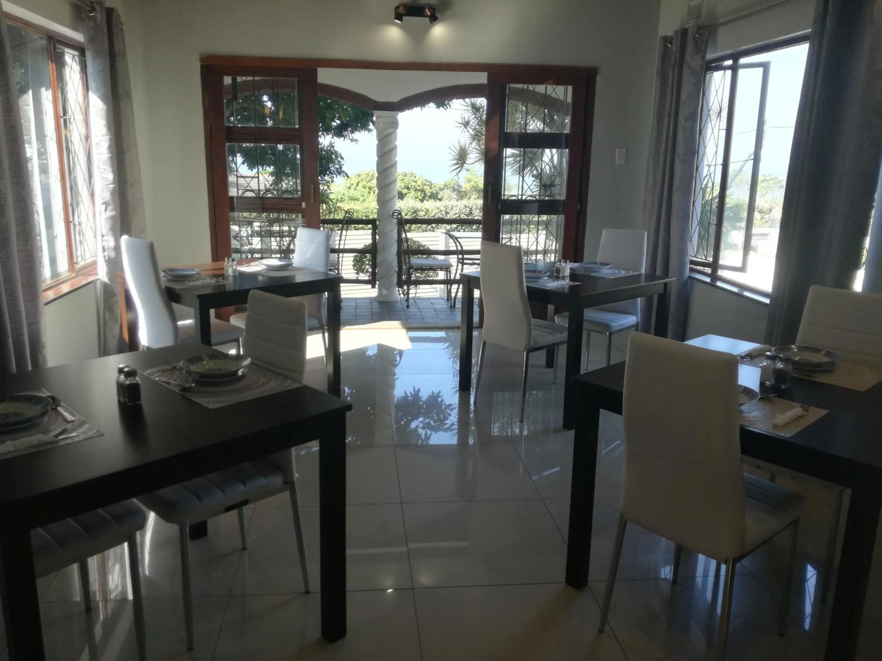 Restaurant/places to eat in Villa Tropicana - South Africa