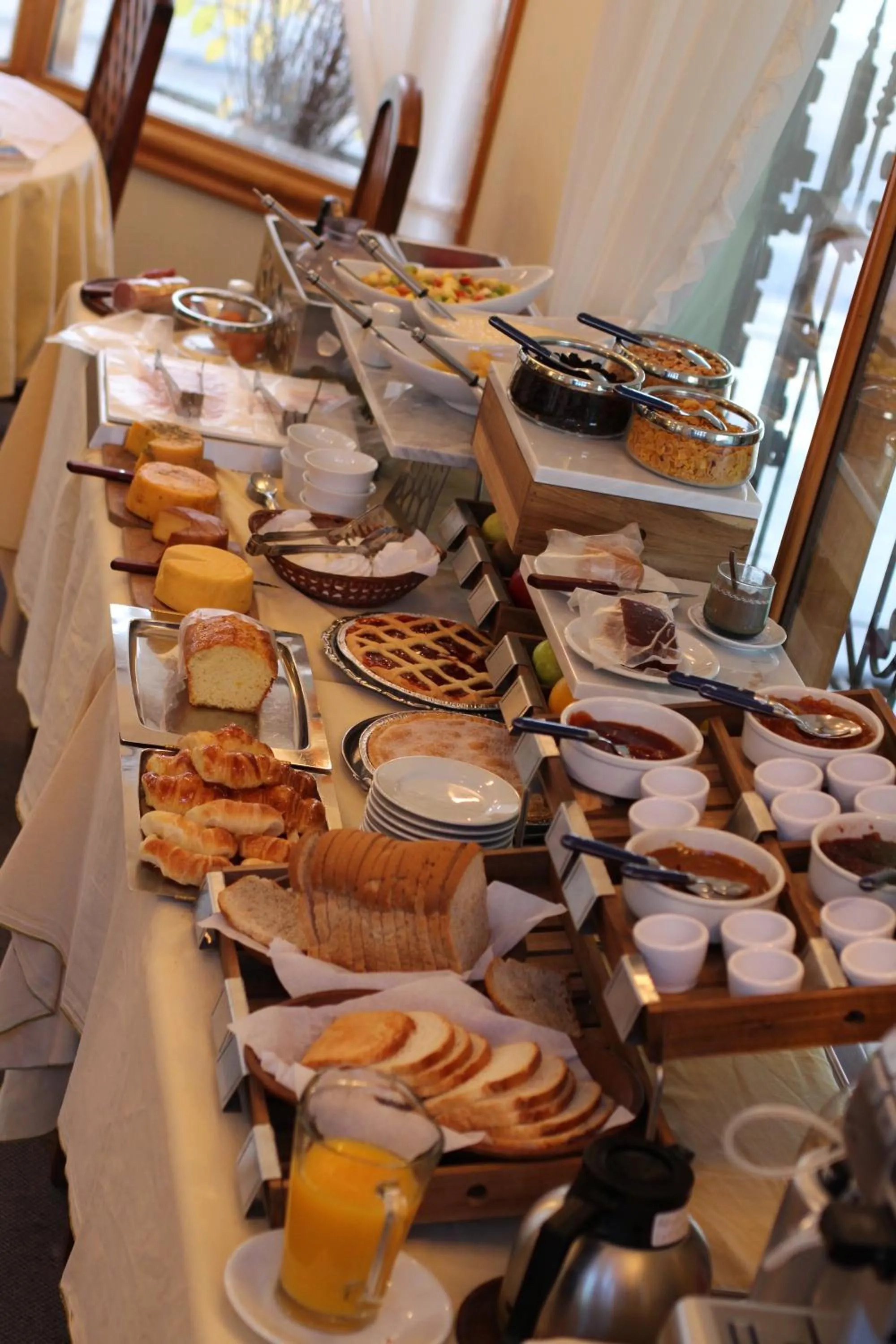 Buffet breakfast in Hosteria Angelina