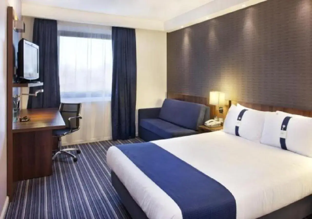 Bedroom, Bed in Holiday Inn Express Colchester by IHG Bedroom, Bed in Holiday Inn Express Colchester by IHG