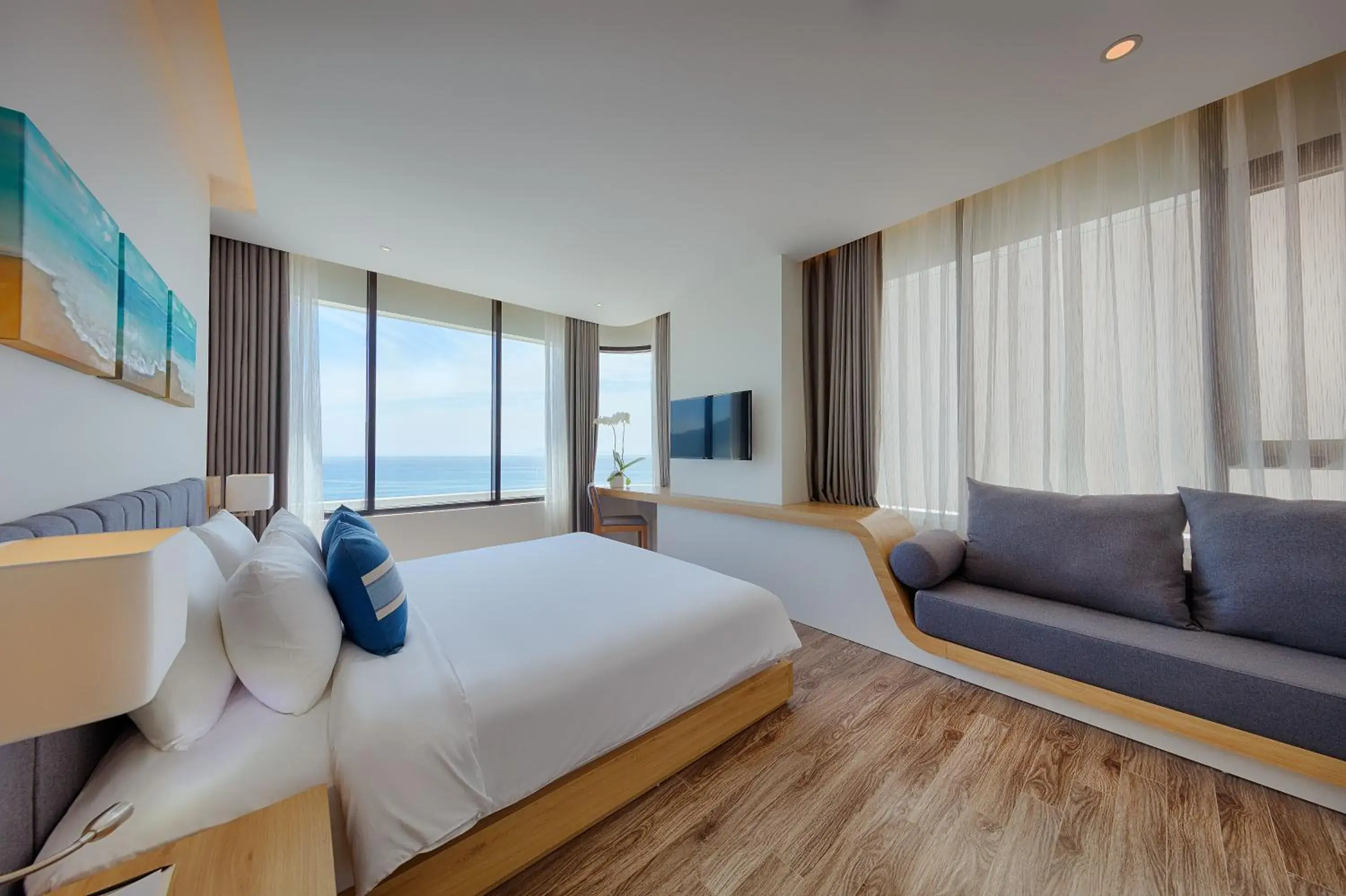 Sea view, Bed in Parosand Da Nang Hotel -Belle Maison Parosand Da Nang Hotel Sea view, Bed in Parosand Da Nang Hotel -Belle Maison Parosand Da Nang Hotel