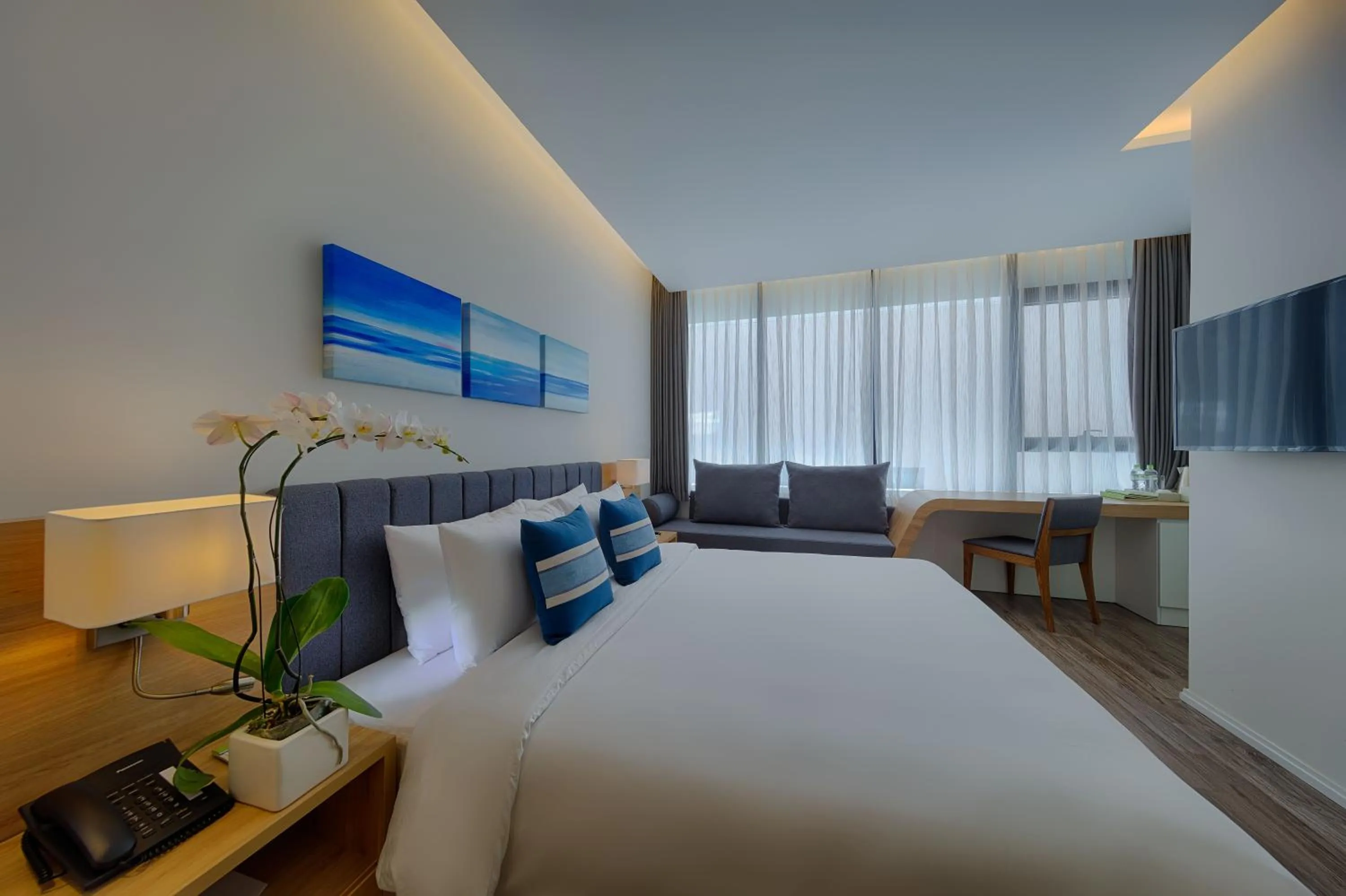 Coffee/tea facilities, Bed in Parosand Da Nang Hotel -Belle Maison Parosand Da Nang Hotel