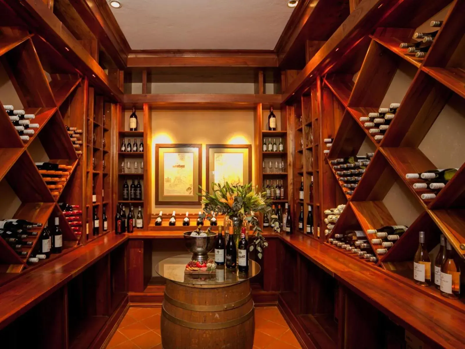 Lounge or bar in Fairview Hotels,Spa & Golf Resort Lounge or bar in Fairview Hotels,Spa & Golf Resort