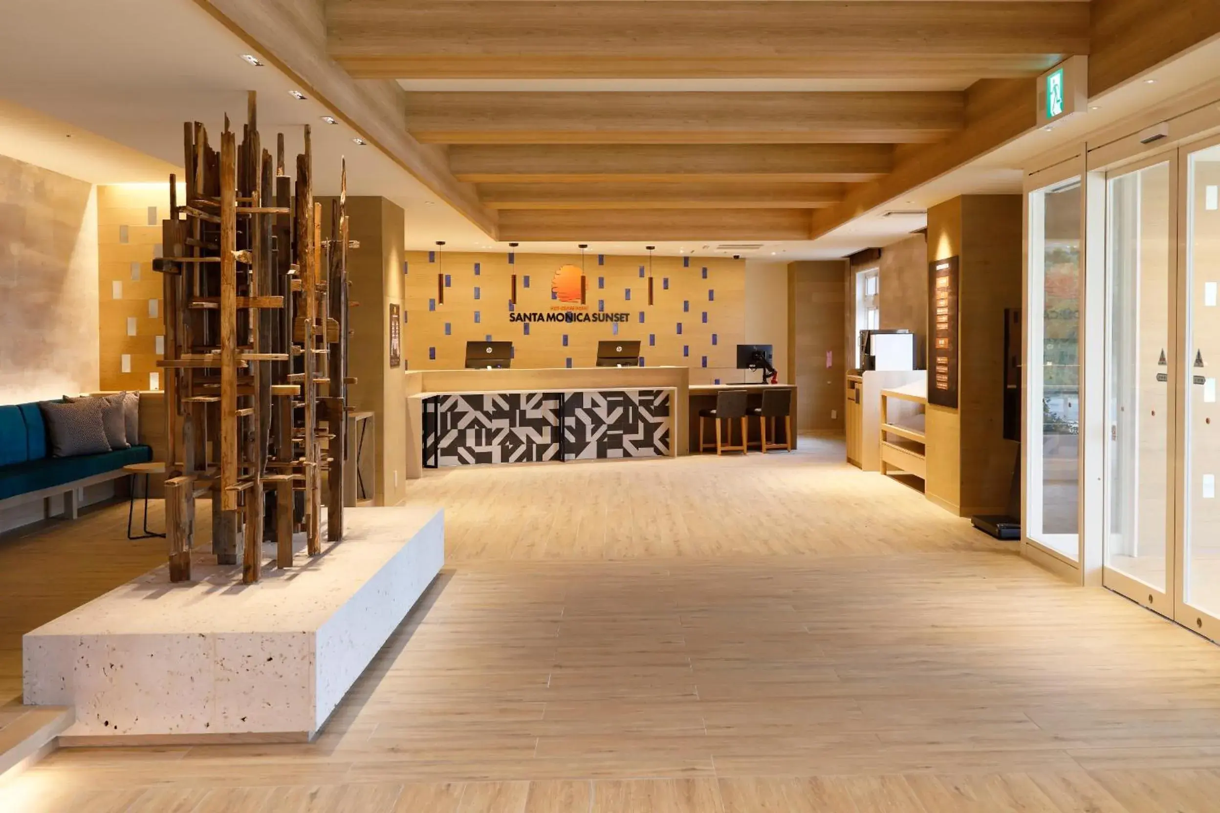 Lobby or reception in Hot Cross Point Santa Monica Lobby or reception in Hot Cross Point Santa Monica