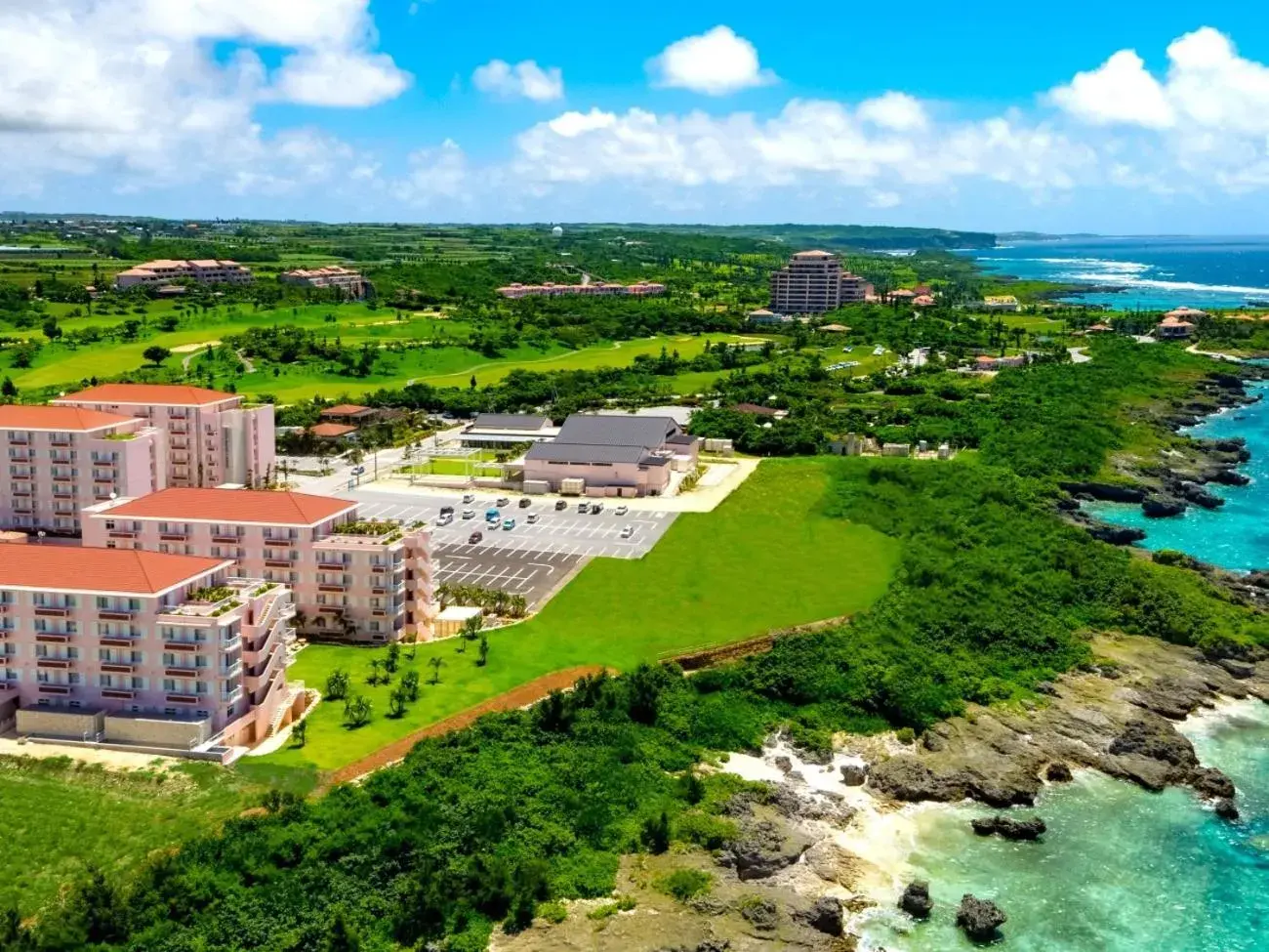 Property building in Hot Cross Point Santa Monica Property building in Hot Cross Point Santa Monica