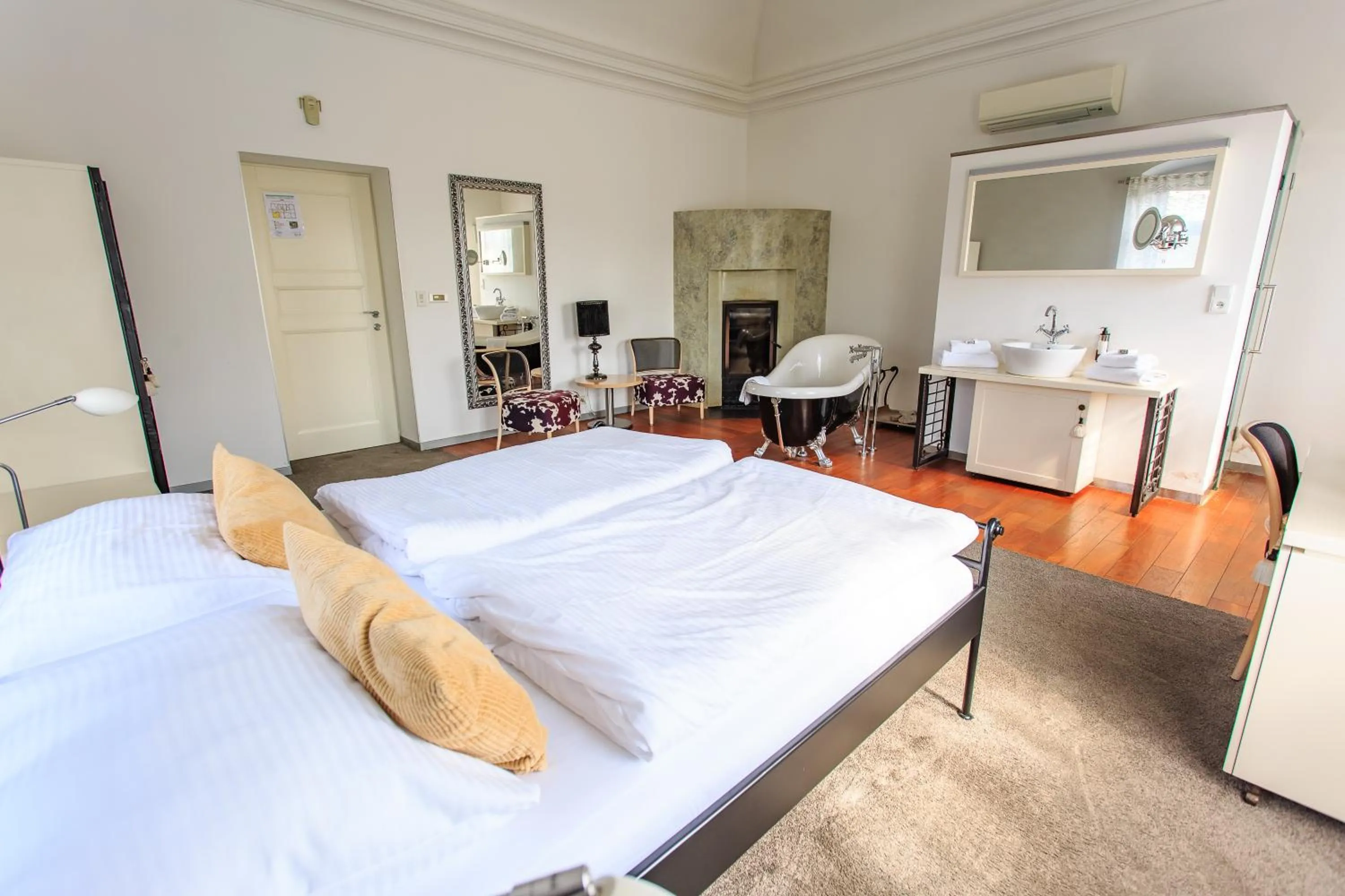 Photo of the whole room, Bed in Hotel Villa Nečas Žilina