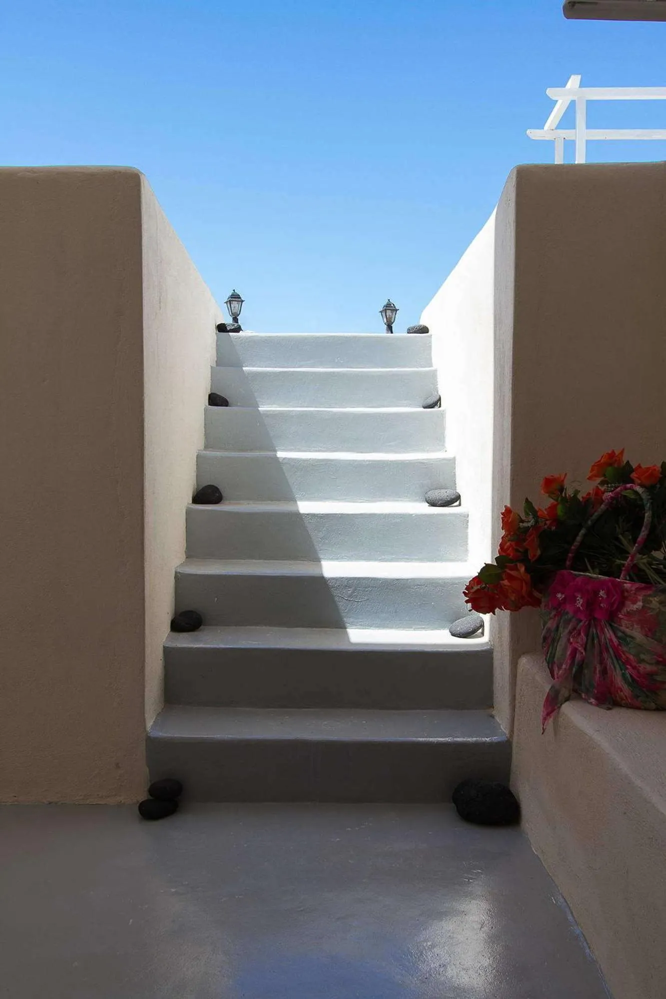 Other in Sea Sound White Katikies