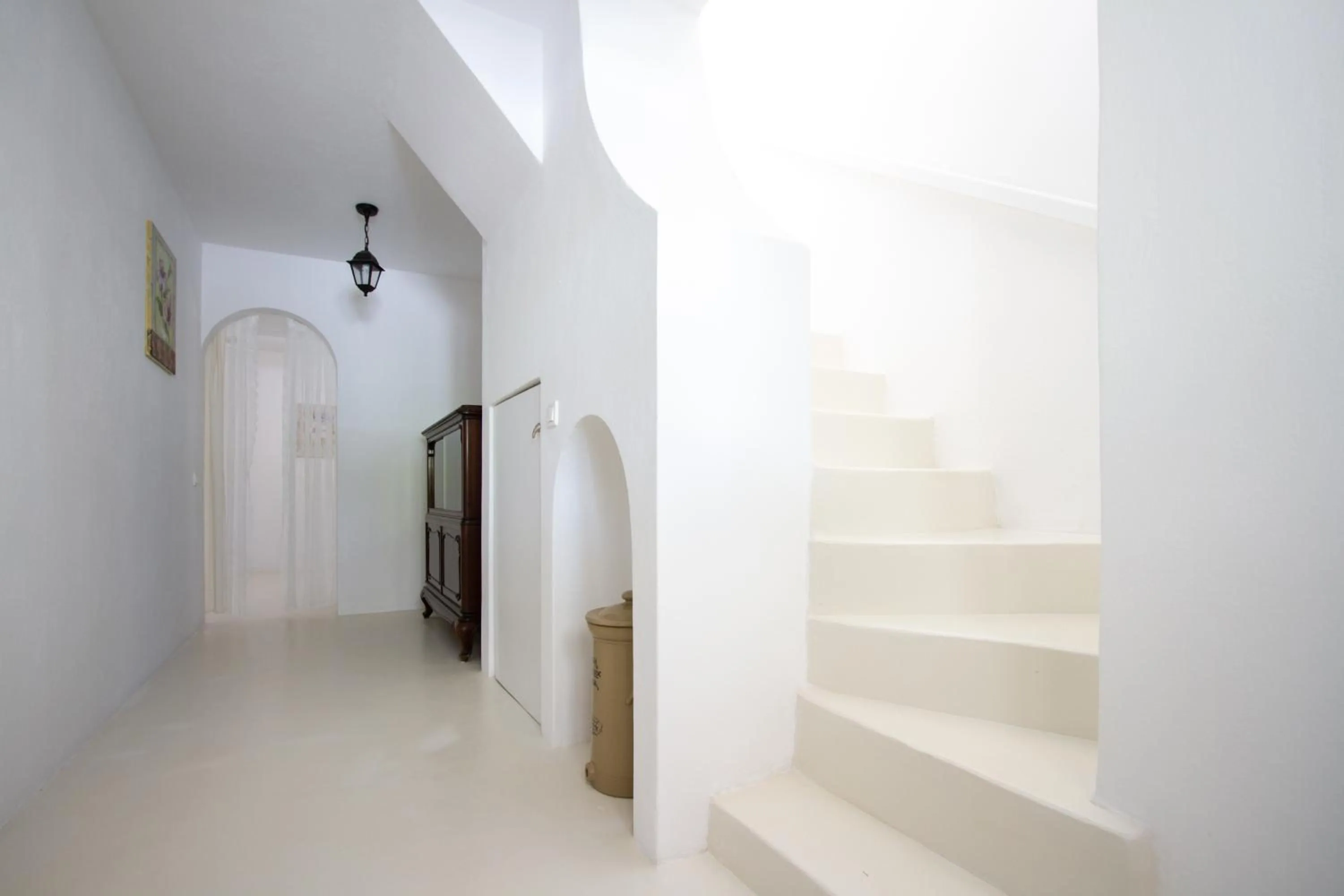 Decorative detail in Sea Sound White Katikies