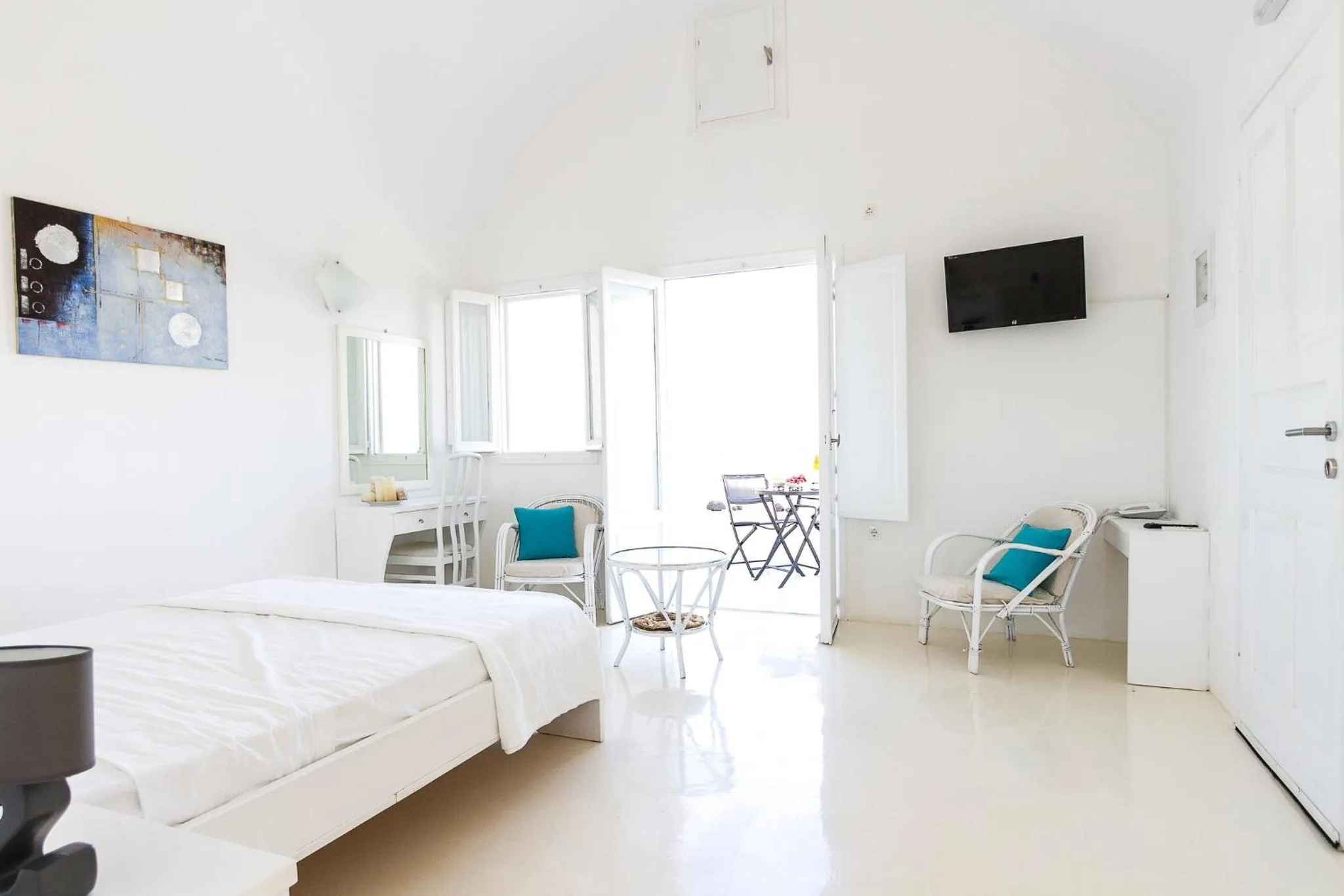 Day, Bed in Sea Sound White Katikies