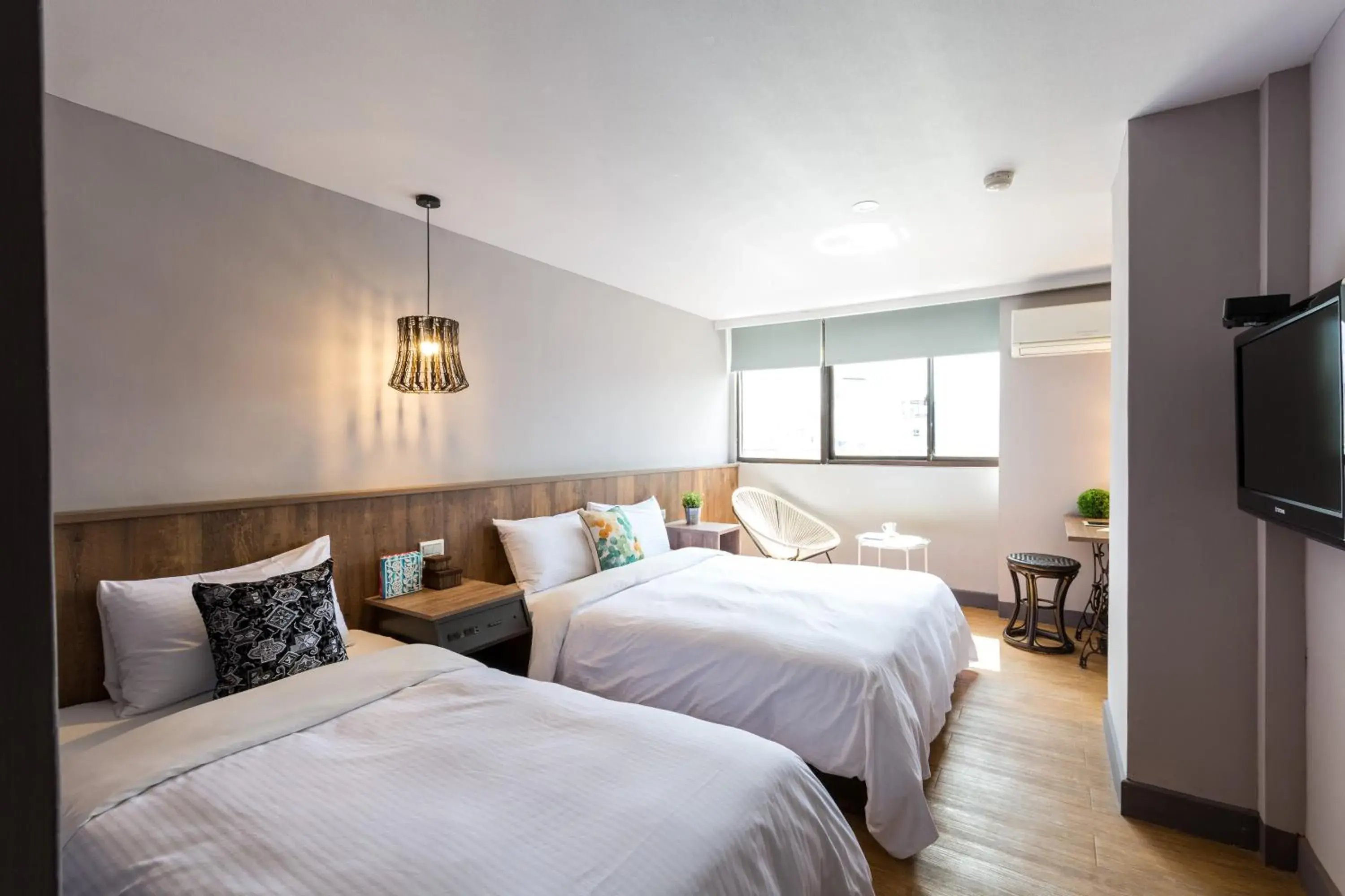 Triple Room with City View in Artch Inn Triple Room with City View in Artch Inn