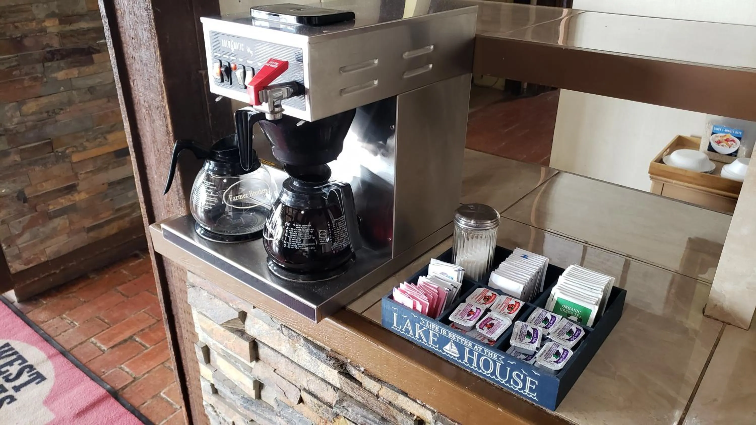 Coffee/tea facilities in West Texas Inn & Suites with Kitchenette