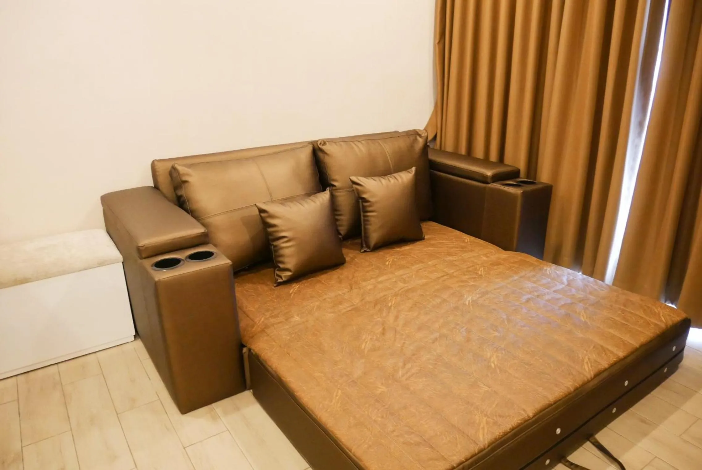 Seven Seas Resort Pattaya & Sofa bed