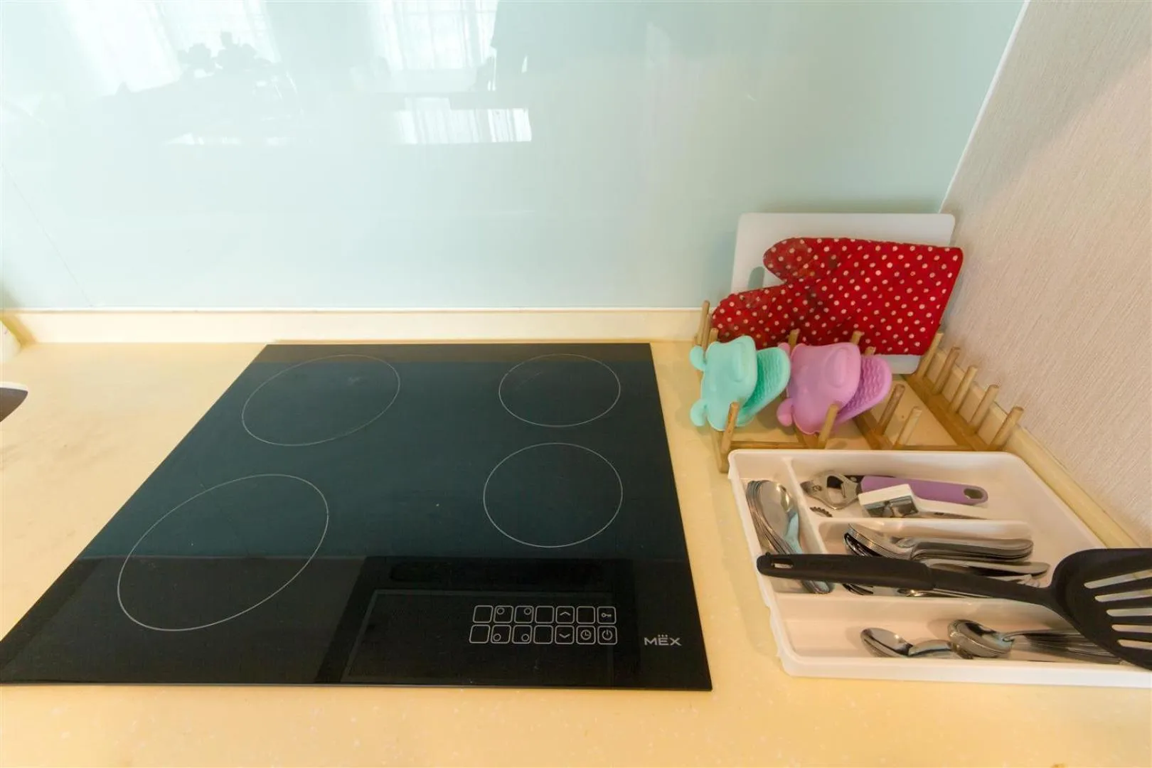 Seven Seas Resort Pattaya & Sofa bed