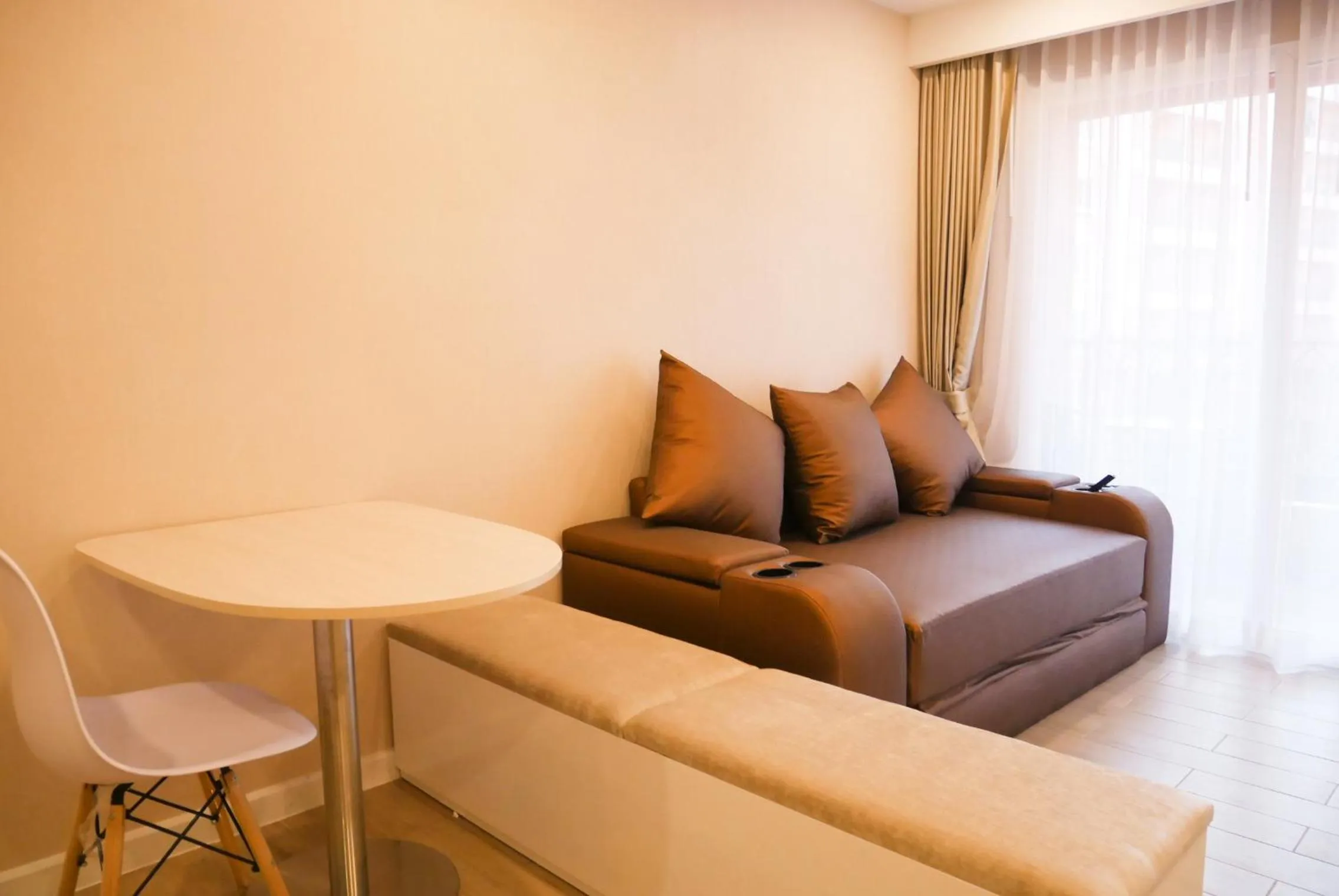 Seven Seas Resort Pattaya & Sofa bed