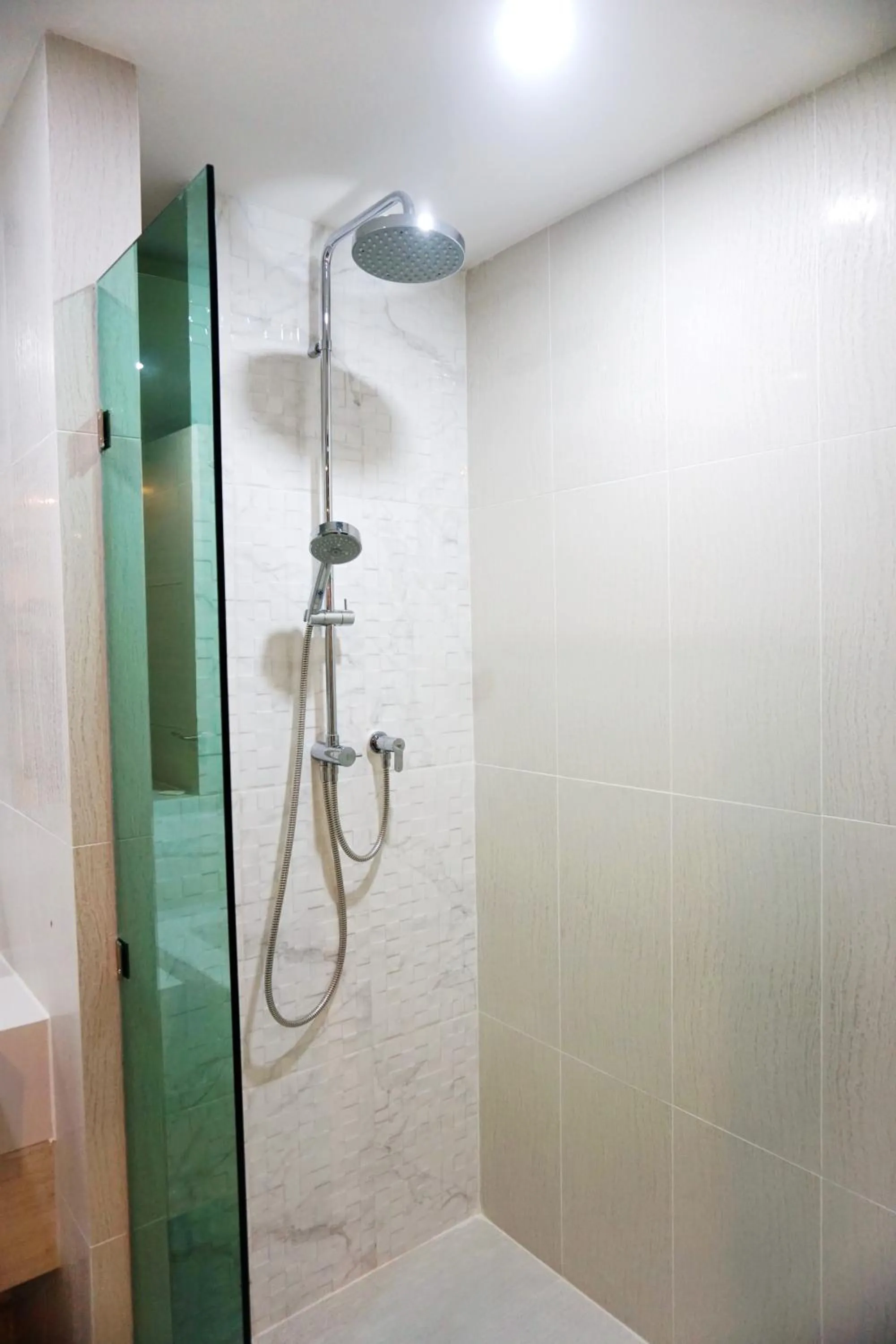 Bathroom in Seven Seas Resort Pattaya & Sofa bed