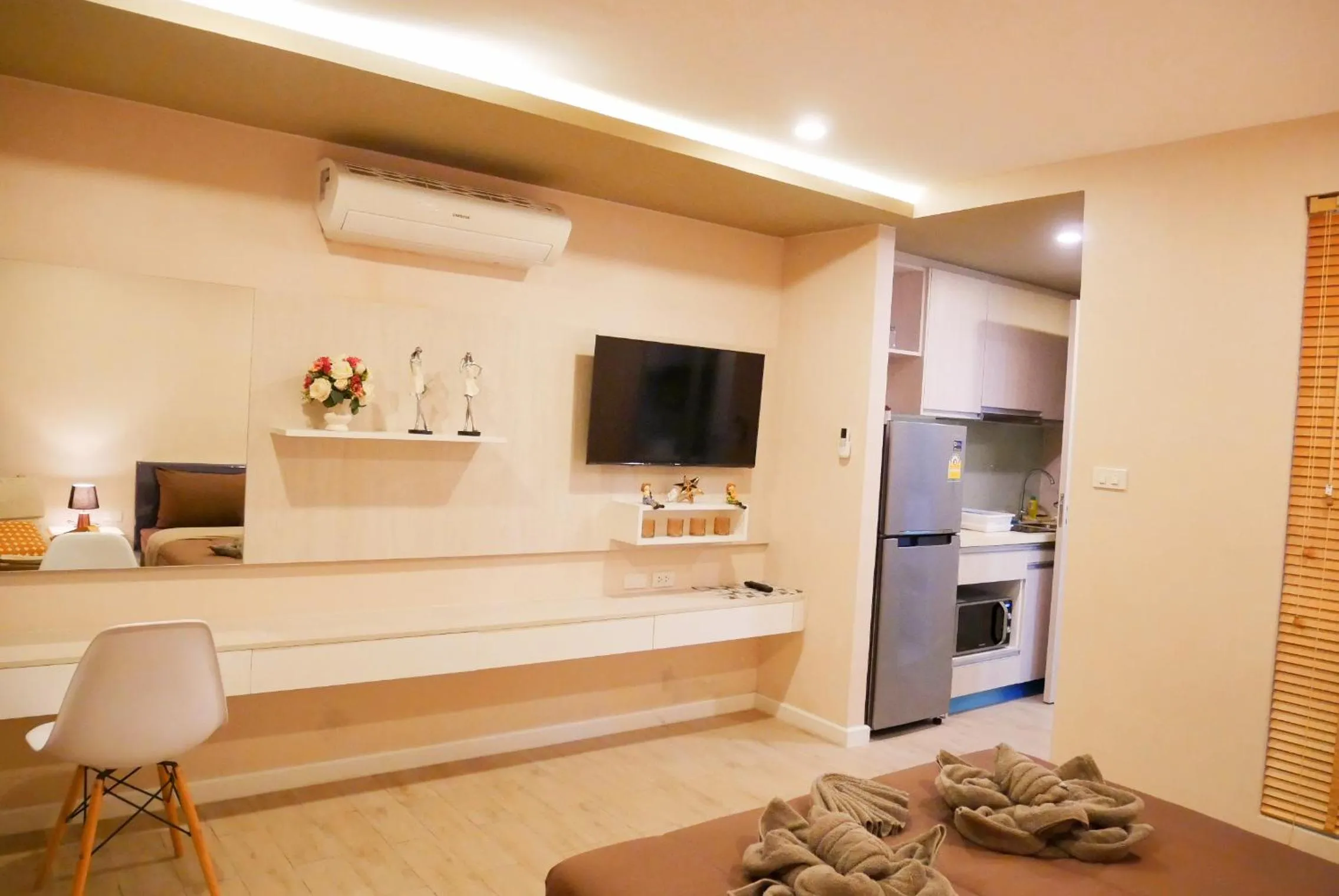 Seven Seas Resort Pattaya & Sofa bed