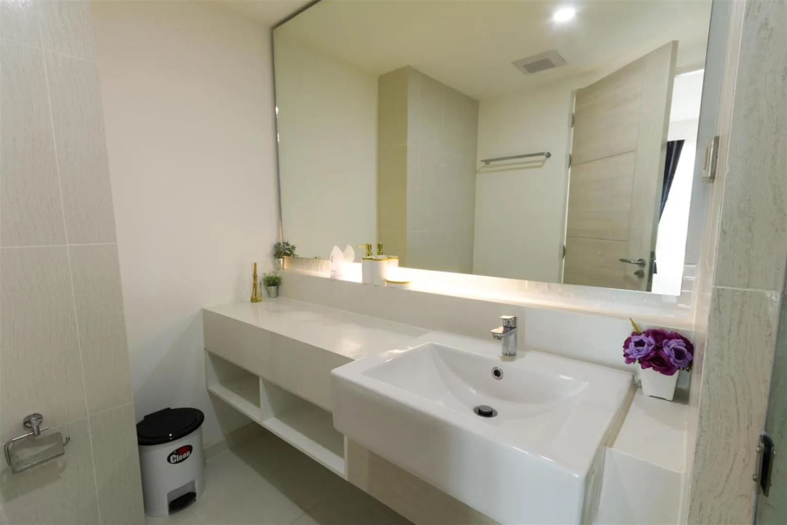 Seven Seas Resort Pattaya & Sofa bed