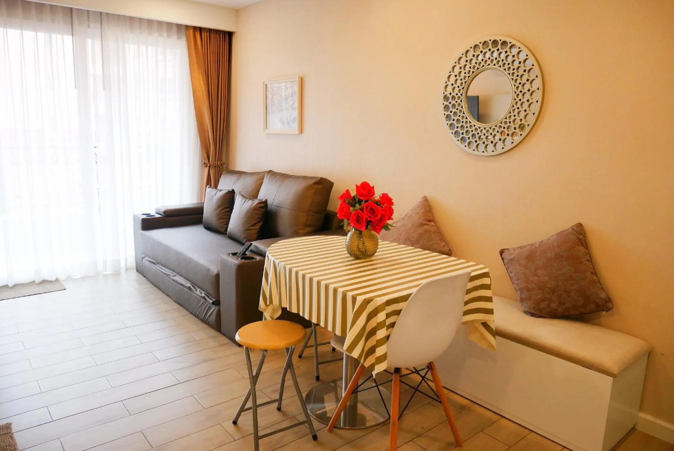 Seven Seas Resort Pattaya & Sofa bed