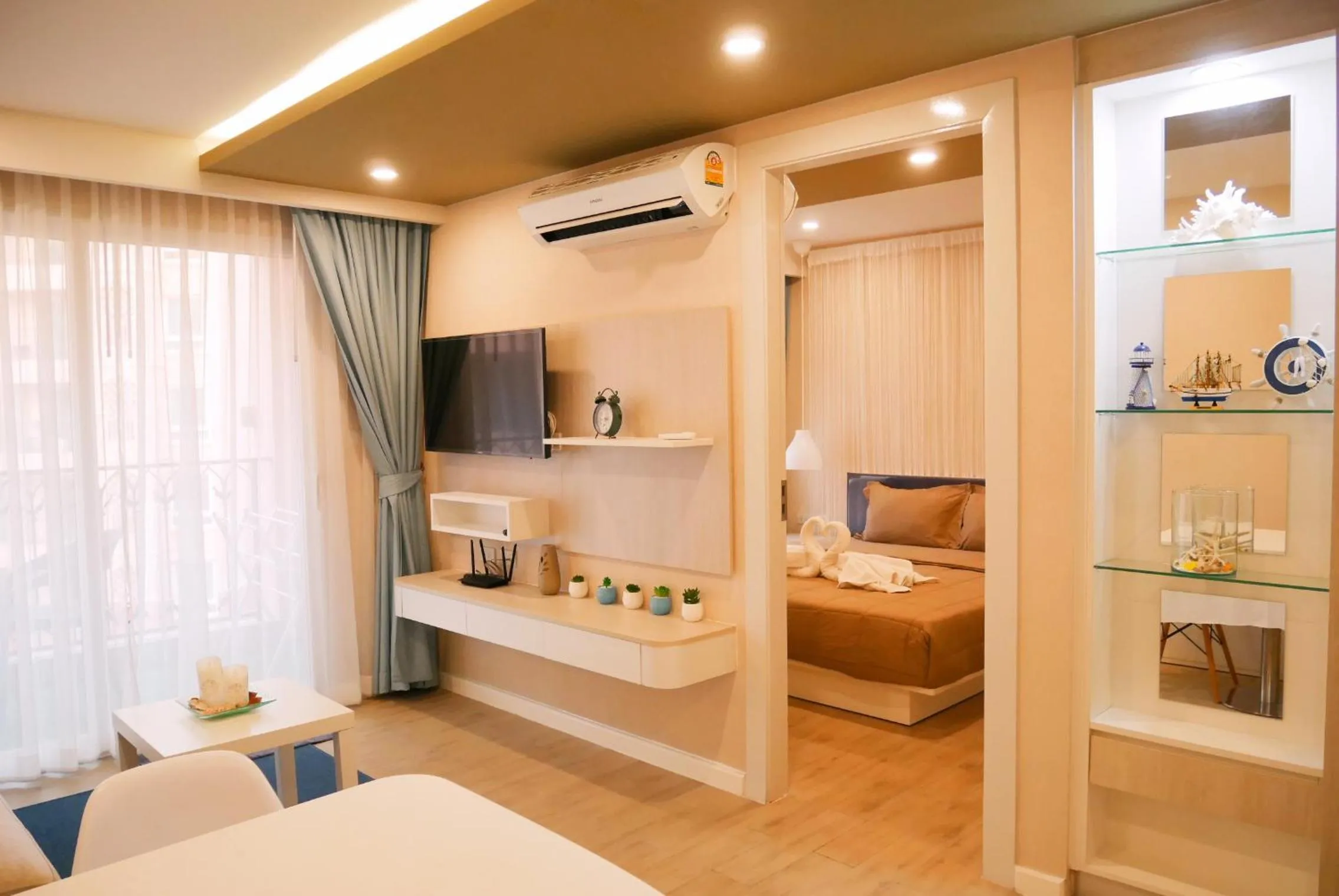 Bed in Seven Seas Resort Pattaya & Sofa bed