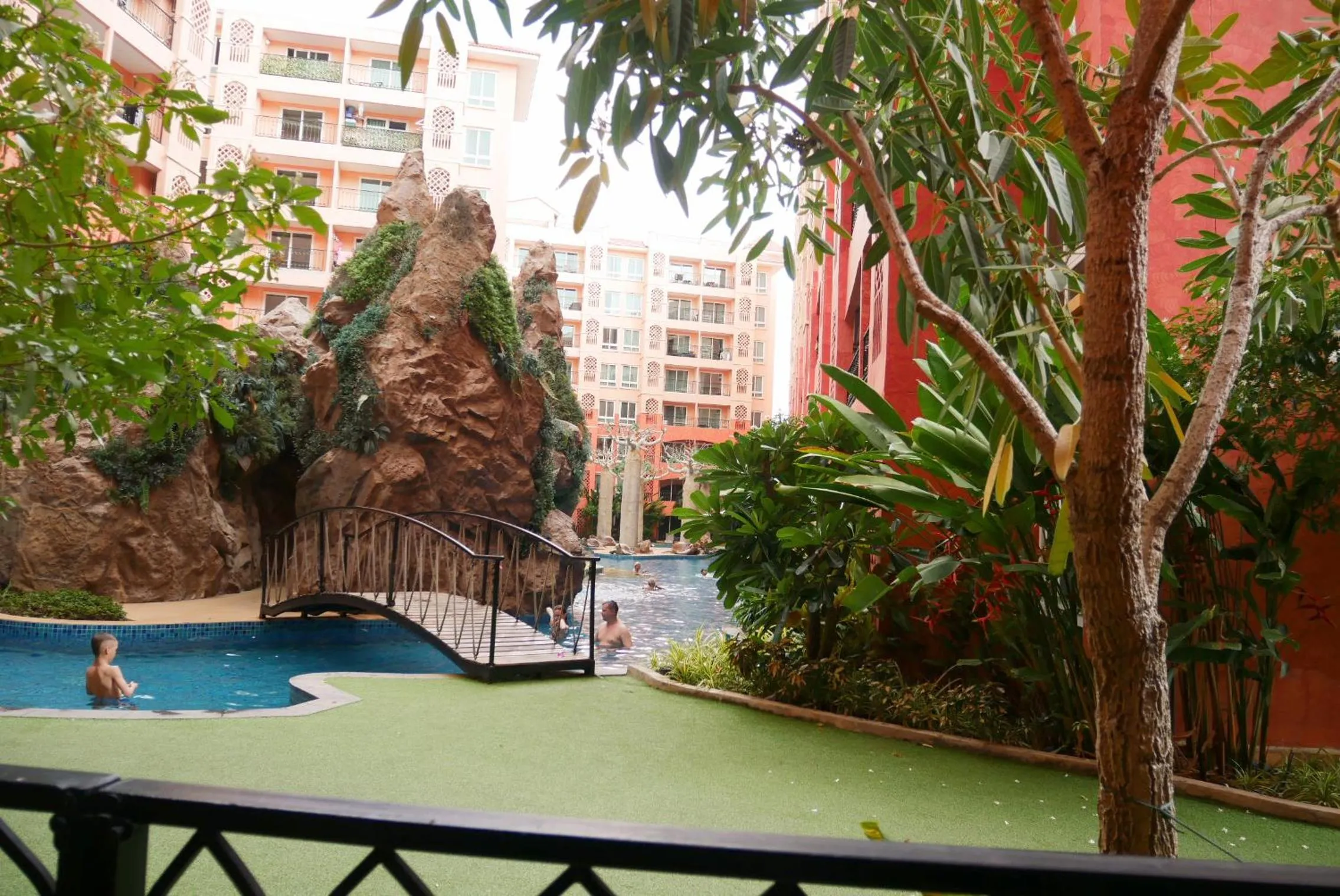 Seven Seas Resort Pattaya & Sofa bed