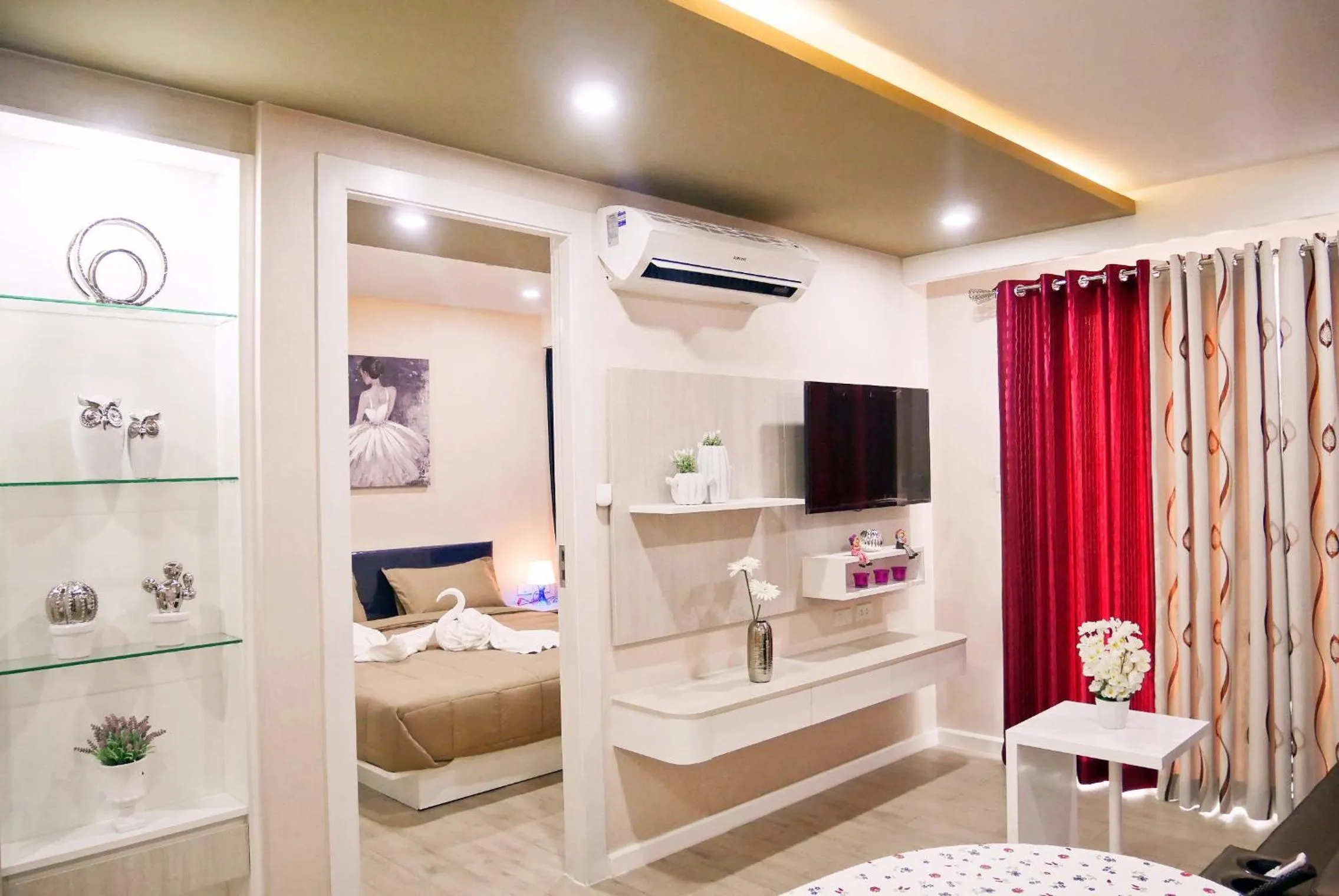 Bed in Seven Seas Resort Pattaya & Sofa bed