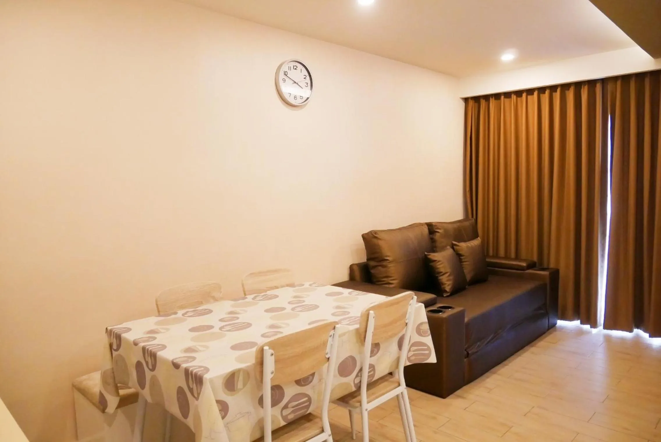 Seven Seas Resort Pattaya & Sofa bed