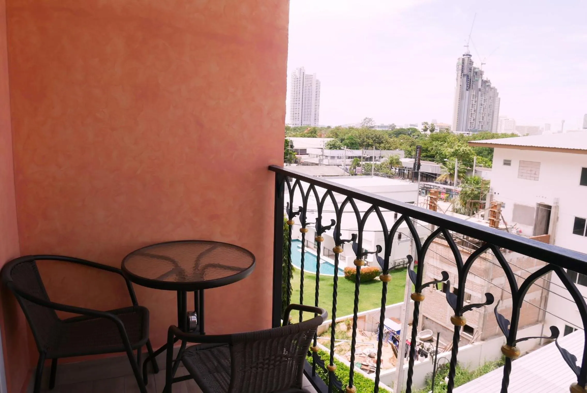 Seven Seas Resort Pattaya & Sofa bed