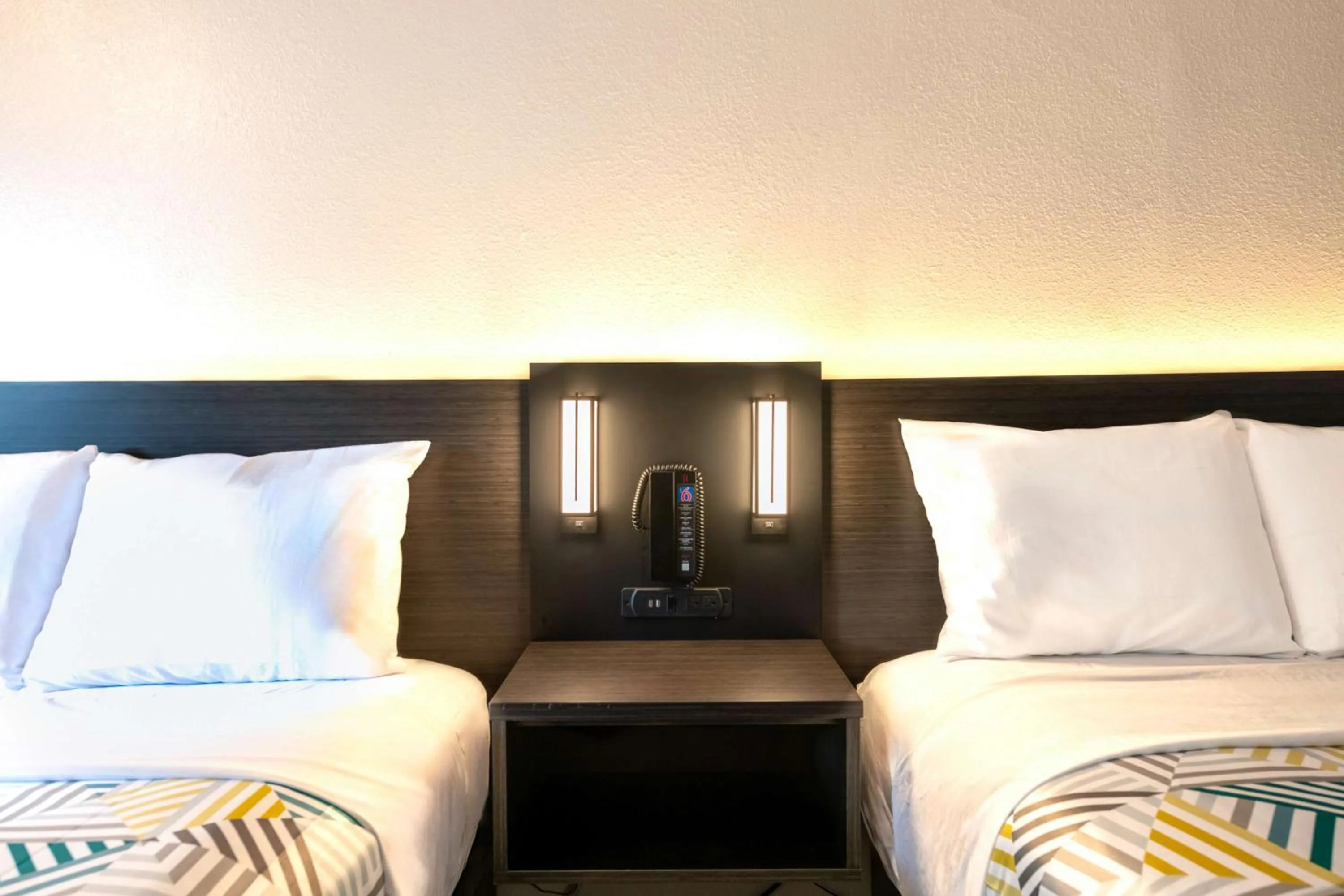 Bedroom, Bed in Motel 6-Charlotte, NC - Coliseum