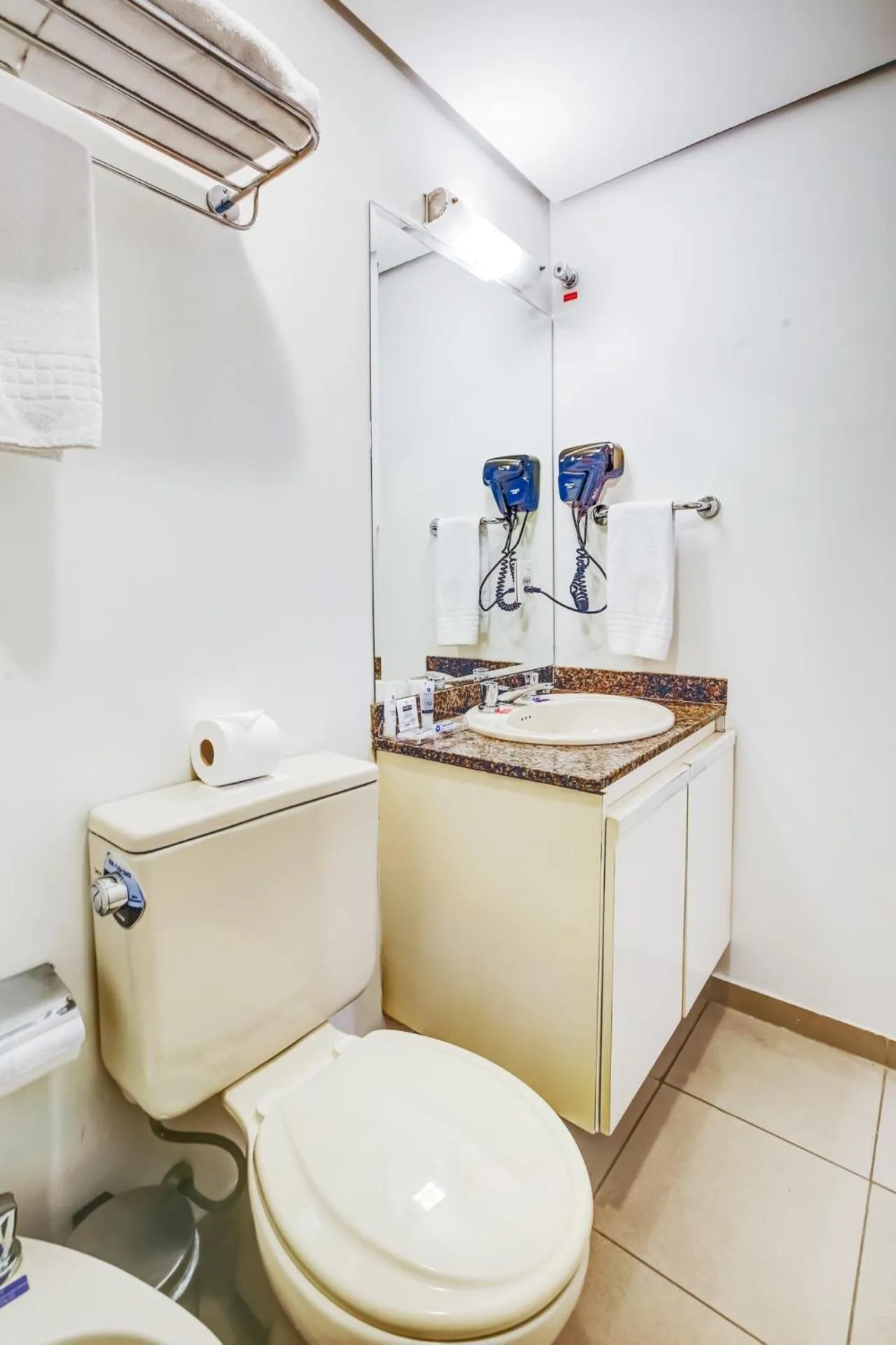 Bathroom in Roomo Transamerica SP Itaim Bibi