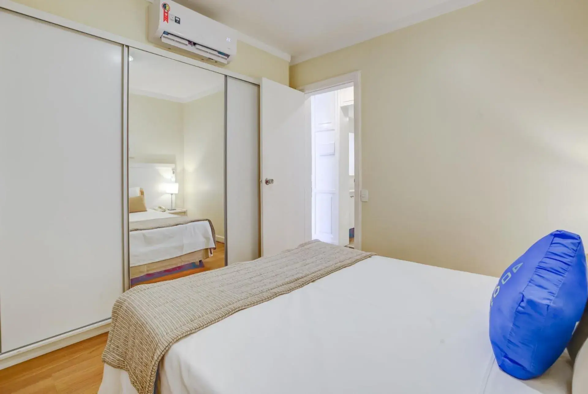 Bedroom, Bed in Roomo Transamerica SP Itaim Bibi Bedroom, Bed in Roomo Transamerica SP Itaim Bibi