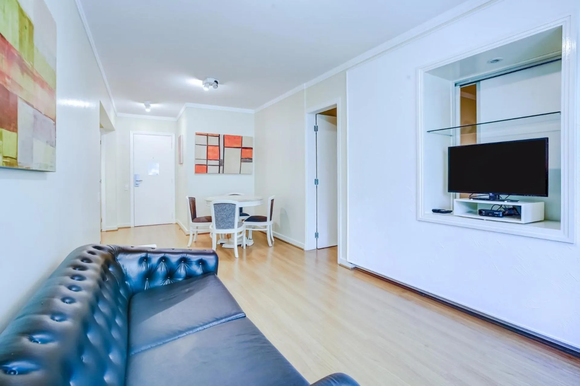 Living room in Roomo Transamerica SP Itaim Bibi