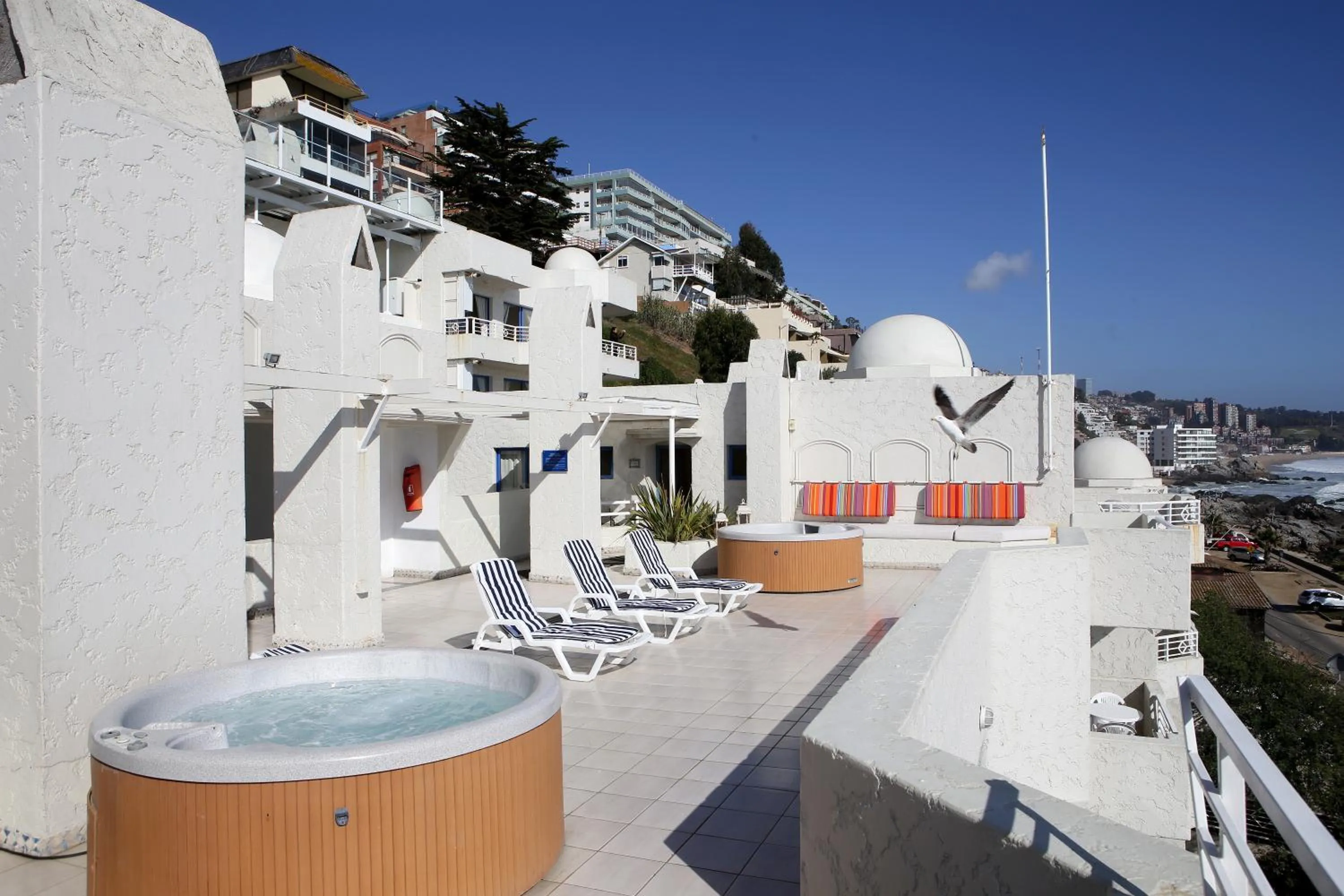 Hot Tub in MR Mar Suites (ex Neruda Mar Suites)