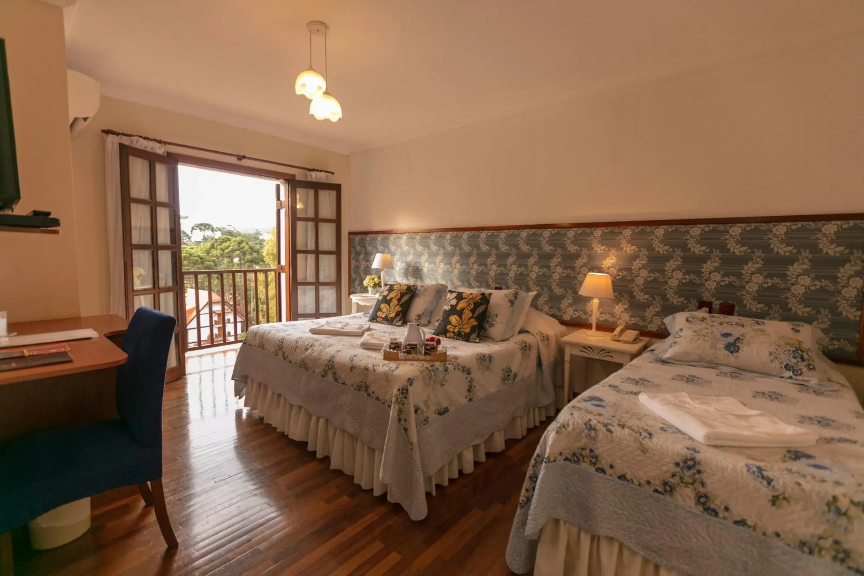 Luxury Triple Room with Balcony in Pousada das Hortênsias Luxury Triple Room with Balcony in Pousada das Hortênsias