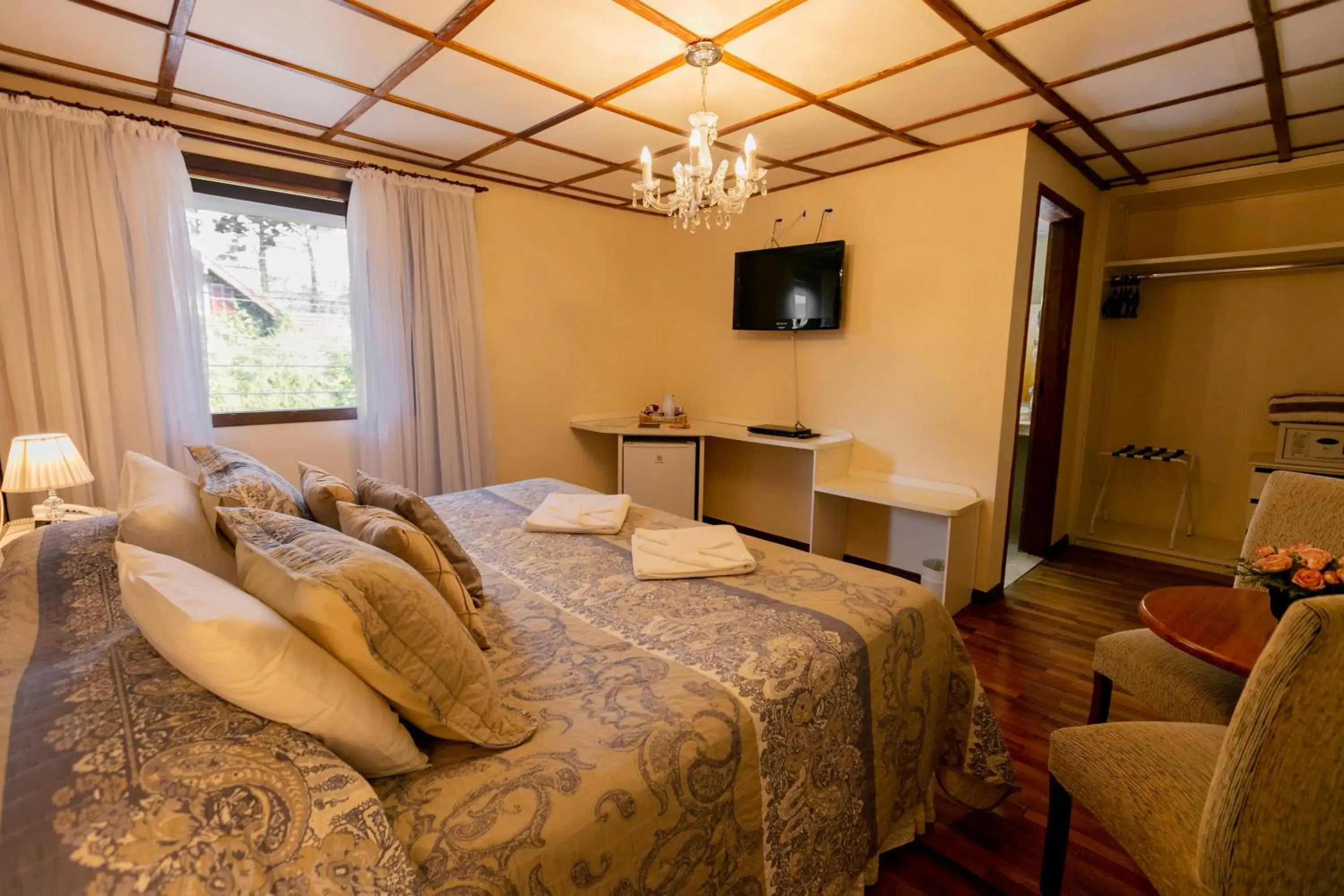 Deluxe Double Room with Bath in Pousada das Hortênsias Deluxe Double Room with Bath in Pousada das Hortênsias