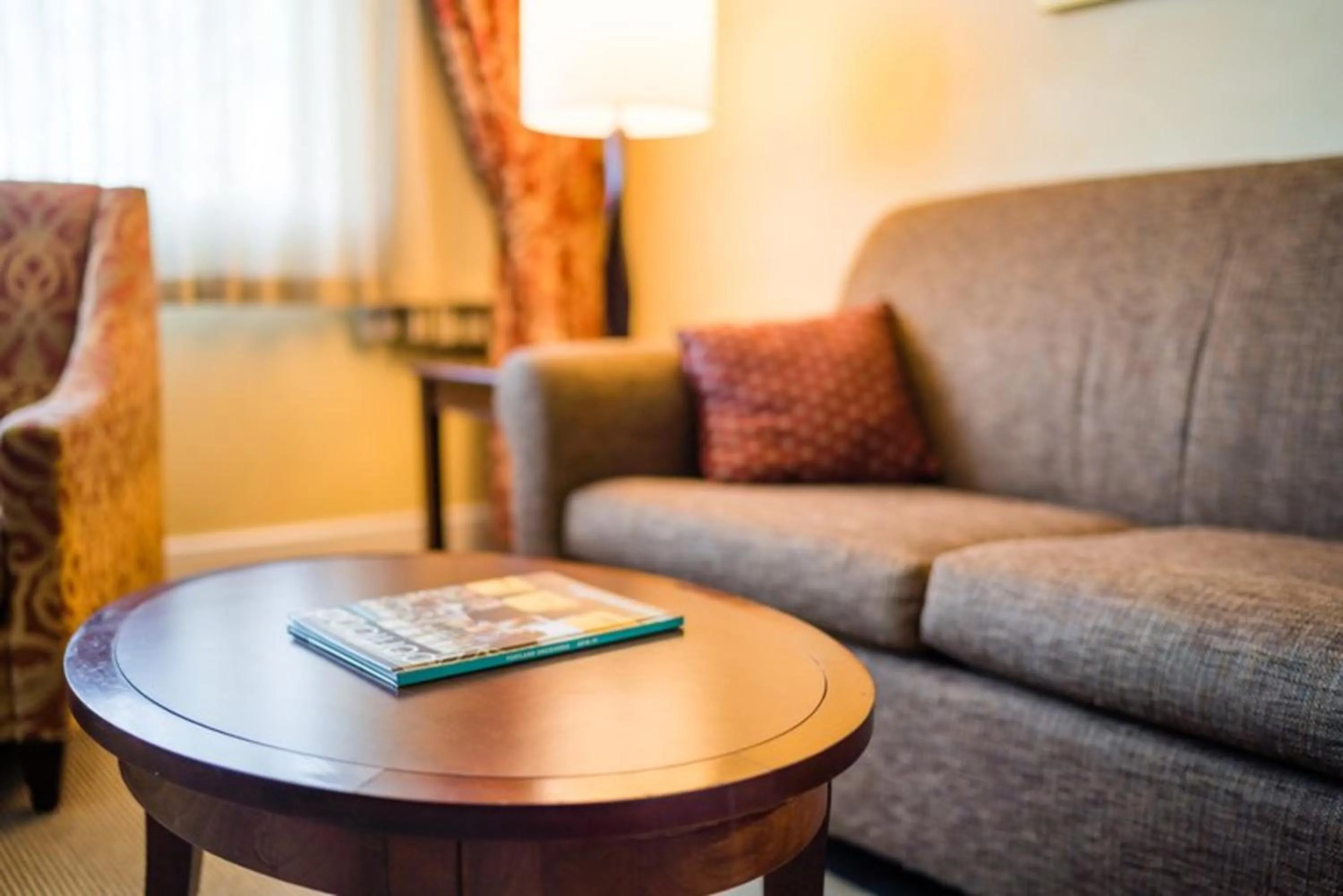 Living room in Park Lane Suites & Inn
