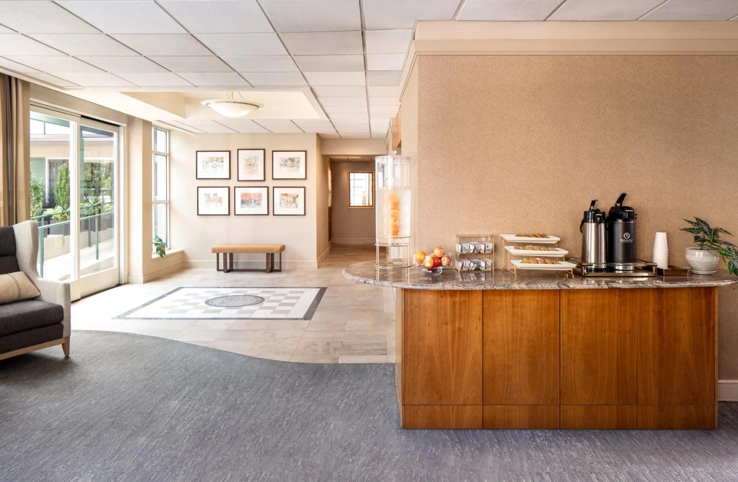 Coffee/tea facilities in Park Lane Suites & Inn