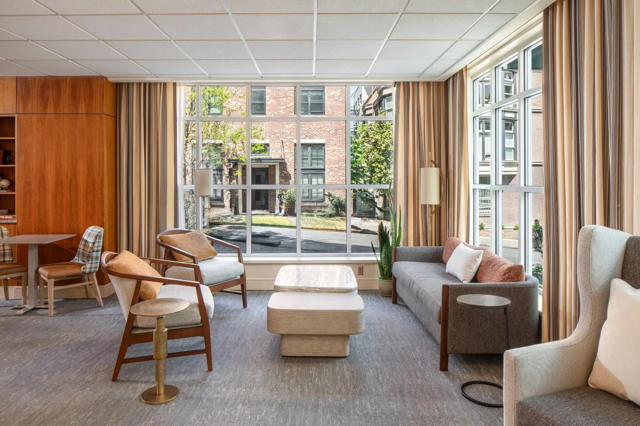 Lobby or reception in Park Lane Suites & Inn