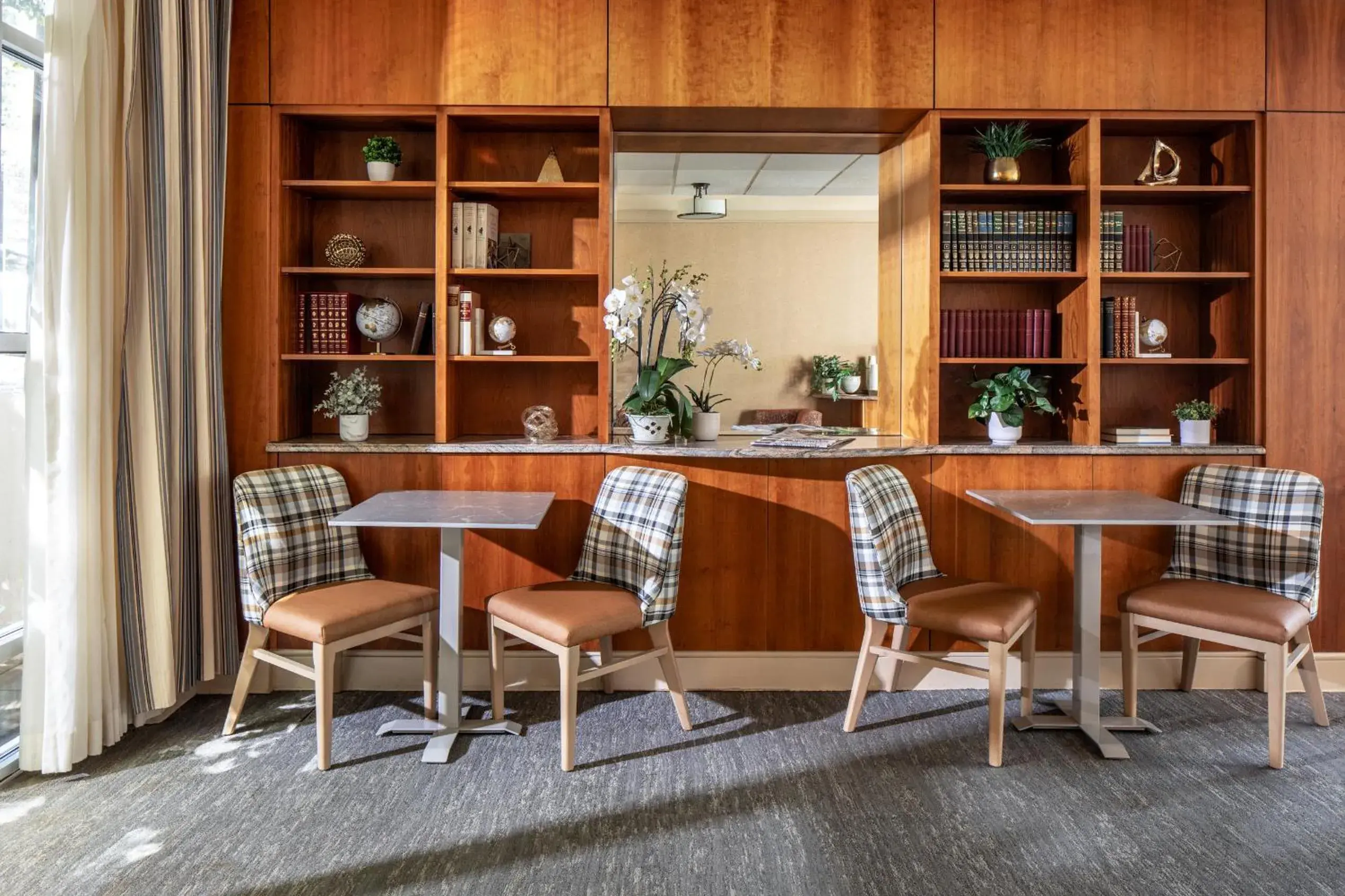 Lobby or reception in Park Lane Suites & Inn Lobby or reception in Park Lane Suites & Inn