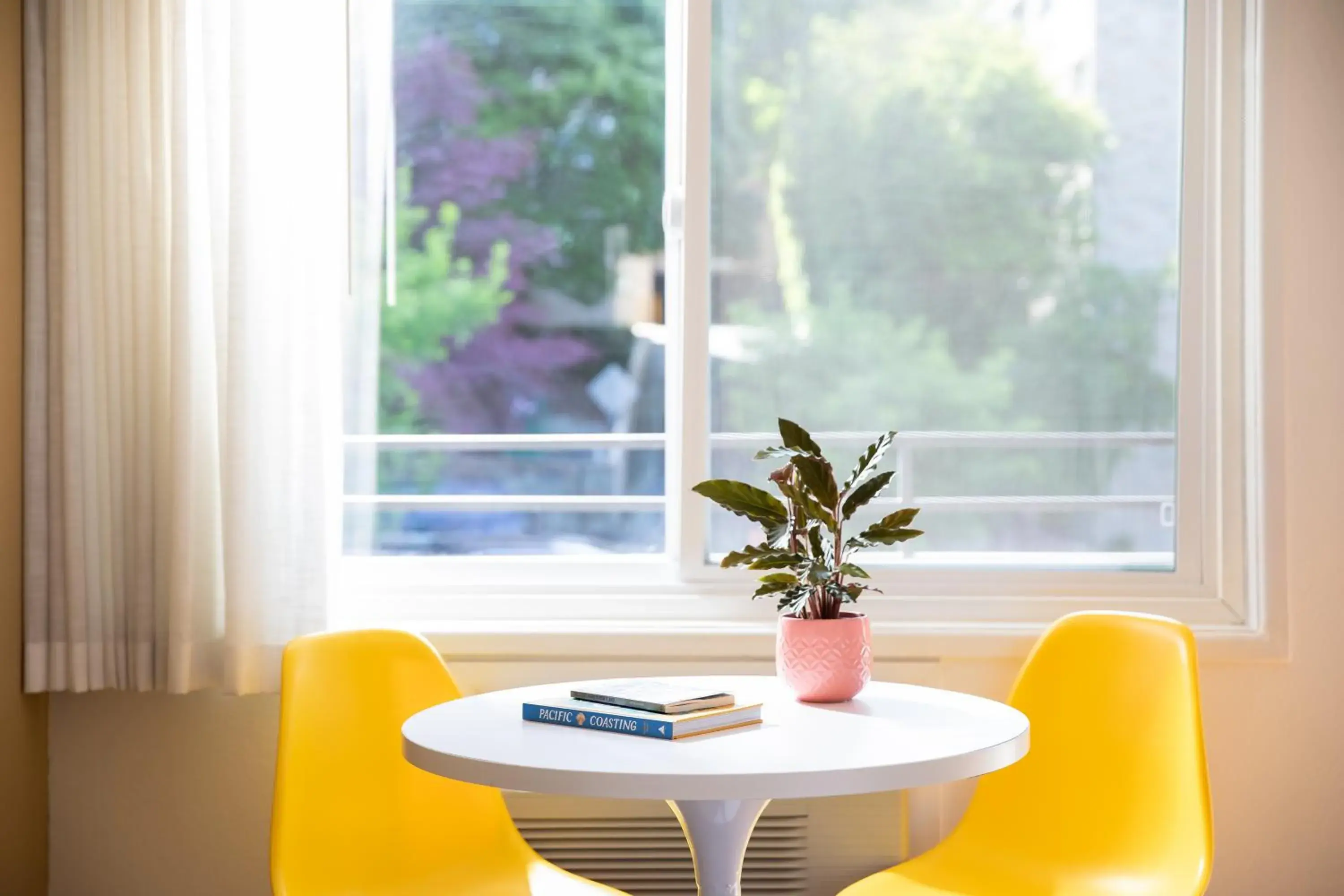 Queen Room - Disability Access in Park Lane Suites & Inn Queen Room - Disability Access in Park Lane Suites & Inn