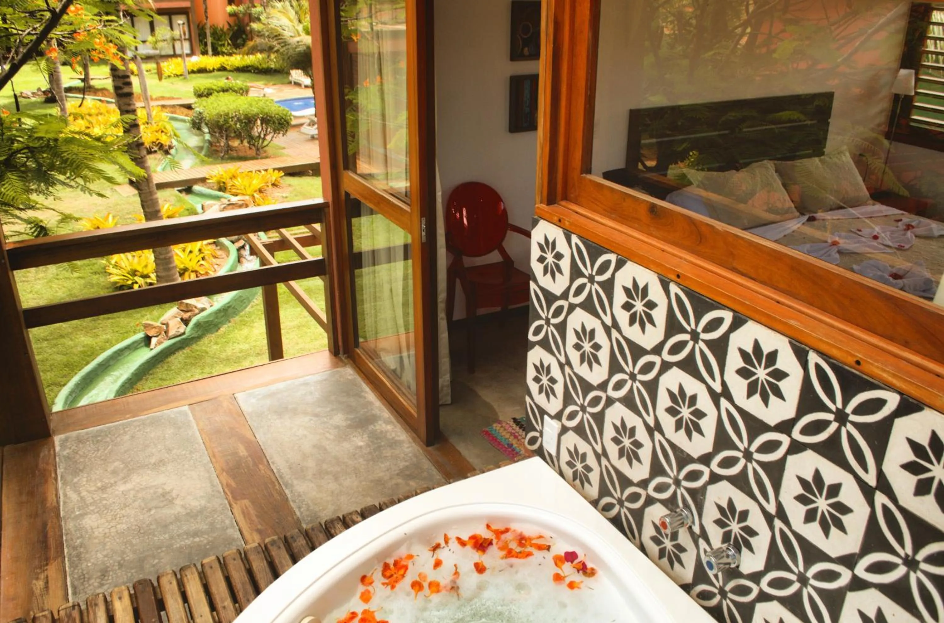 Hot Spring Bath, Bed in Naquela Jericoacoara
