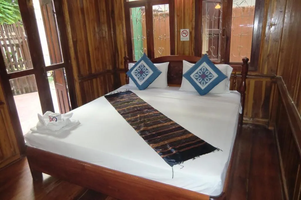Bed in Soutikone Place House 2