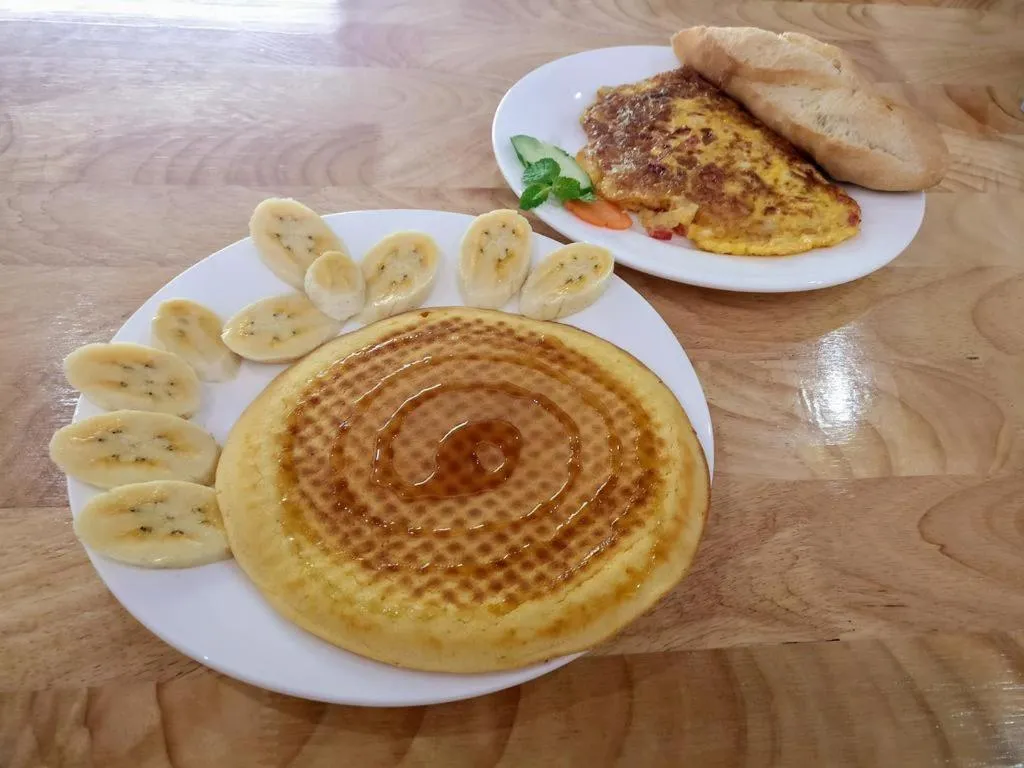 Breakfast in Soutikone Place House 2