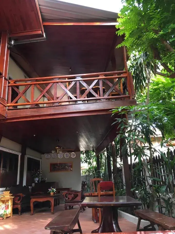 Property building in Soutikone Place House 2 Property building in Soutikone Place House 2