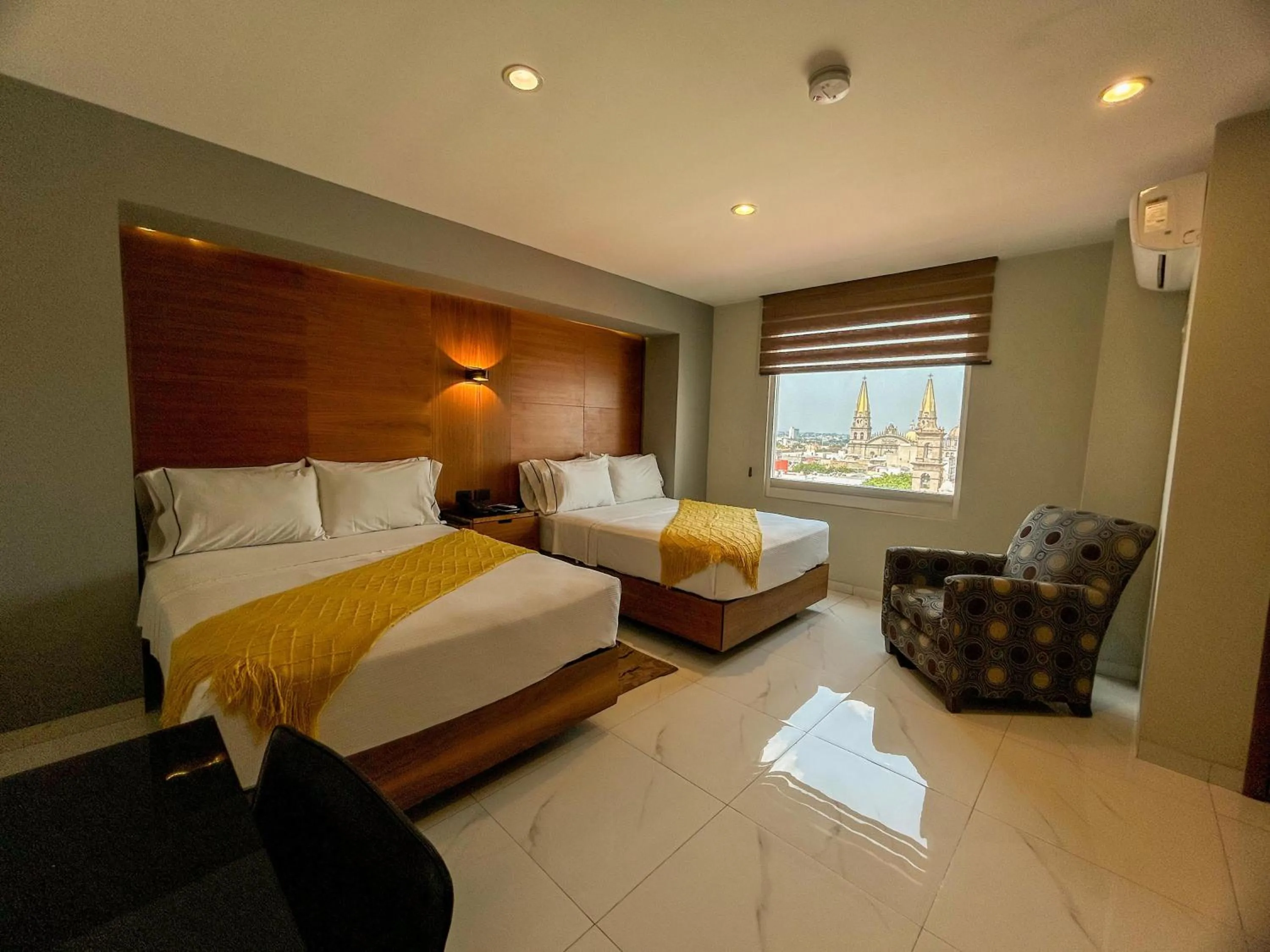 Photo of the whole room, Bed in Hotel Dali Plaza Ejecutivo