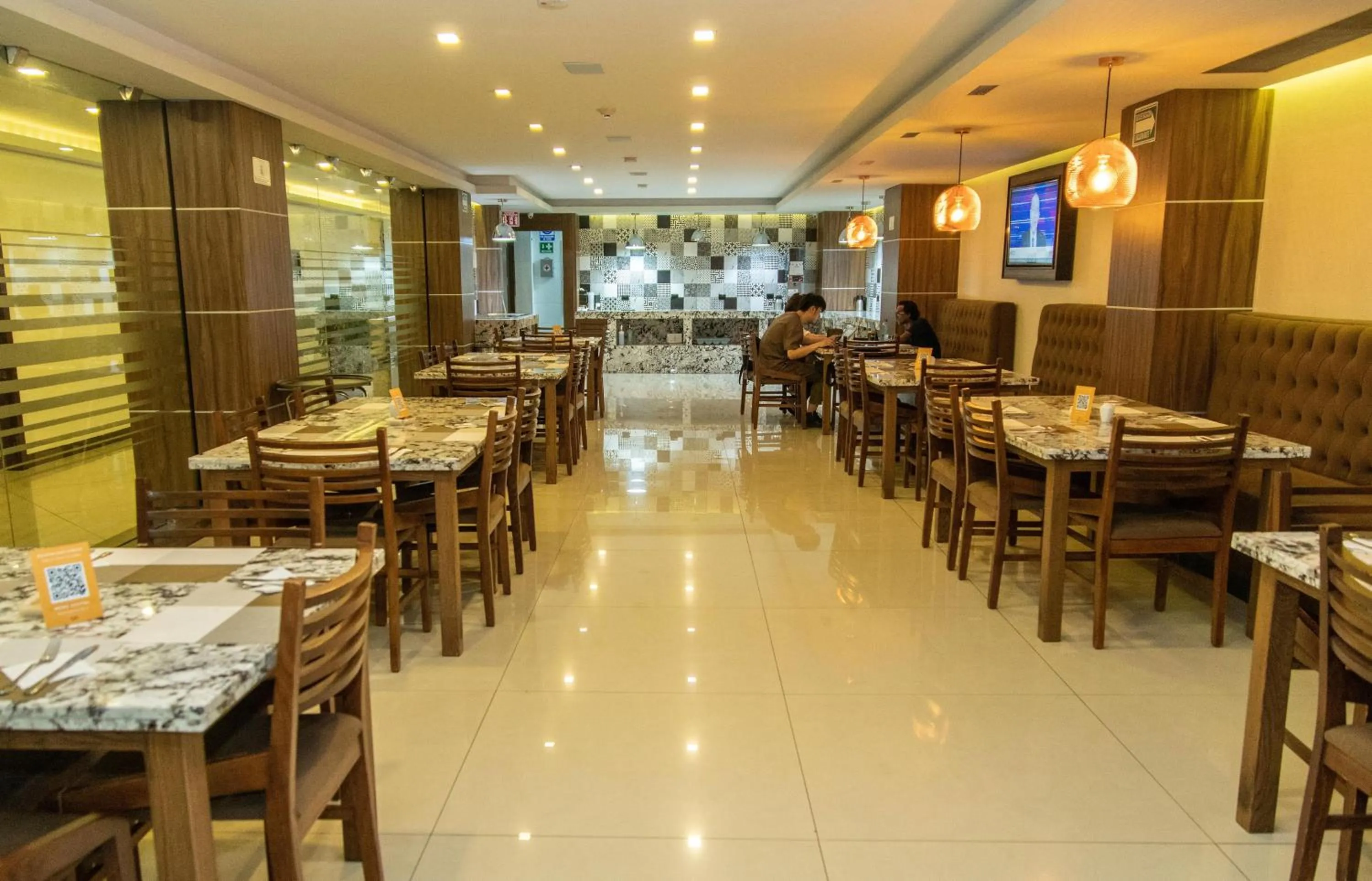 Restaurant/places to eat in Hotel Dali Plaza Ejecutivo