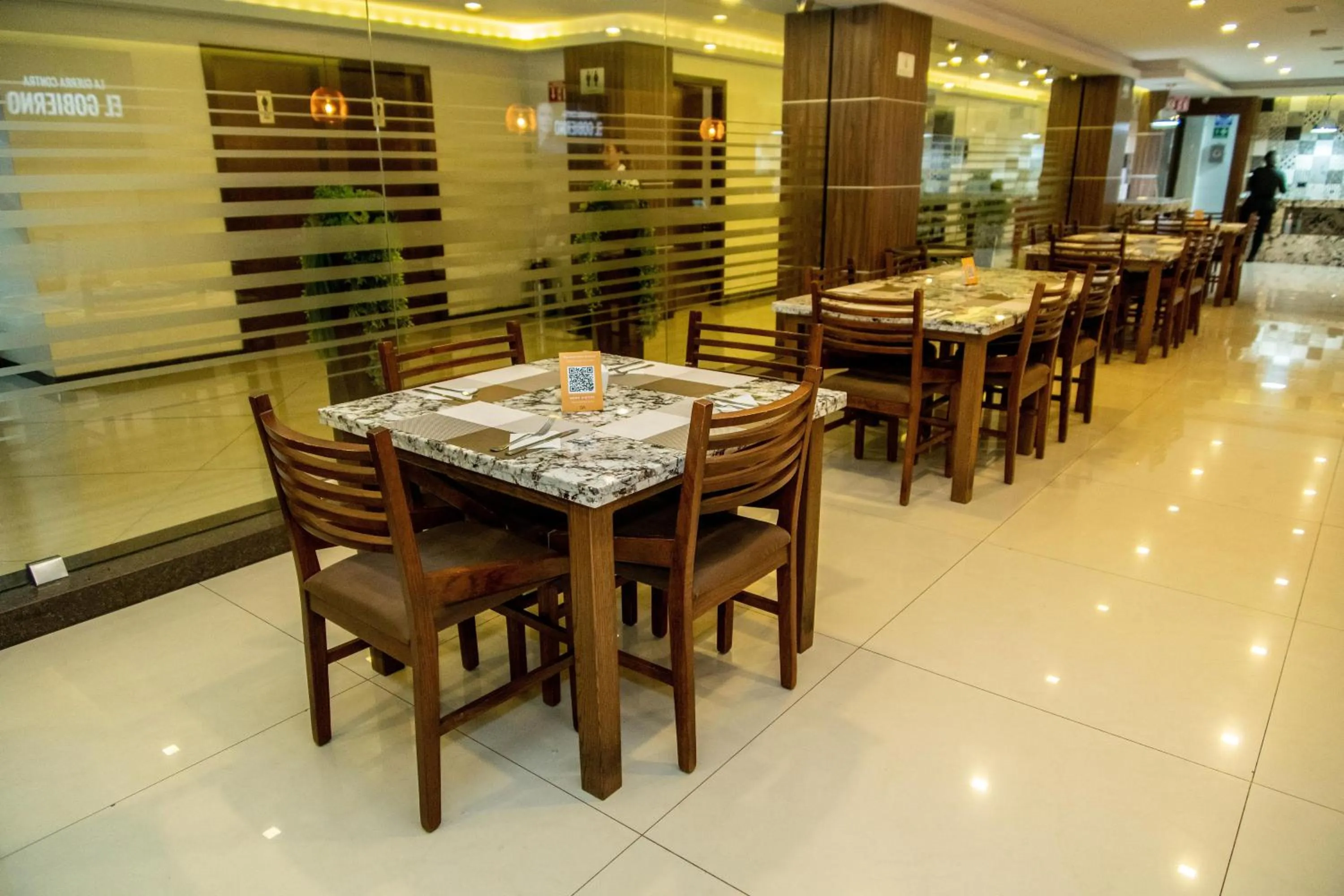 Restaurant/places to eat in Hotel Dali Plaza Ejecutivo