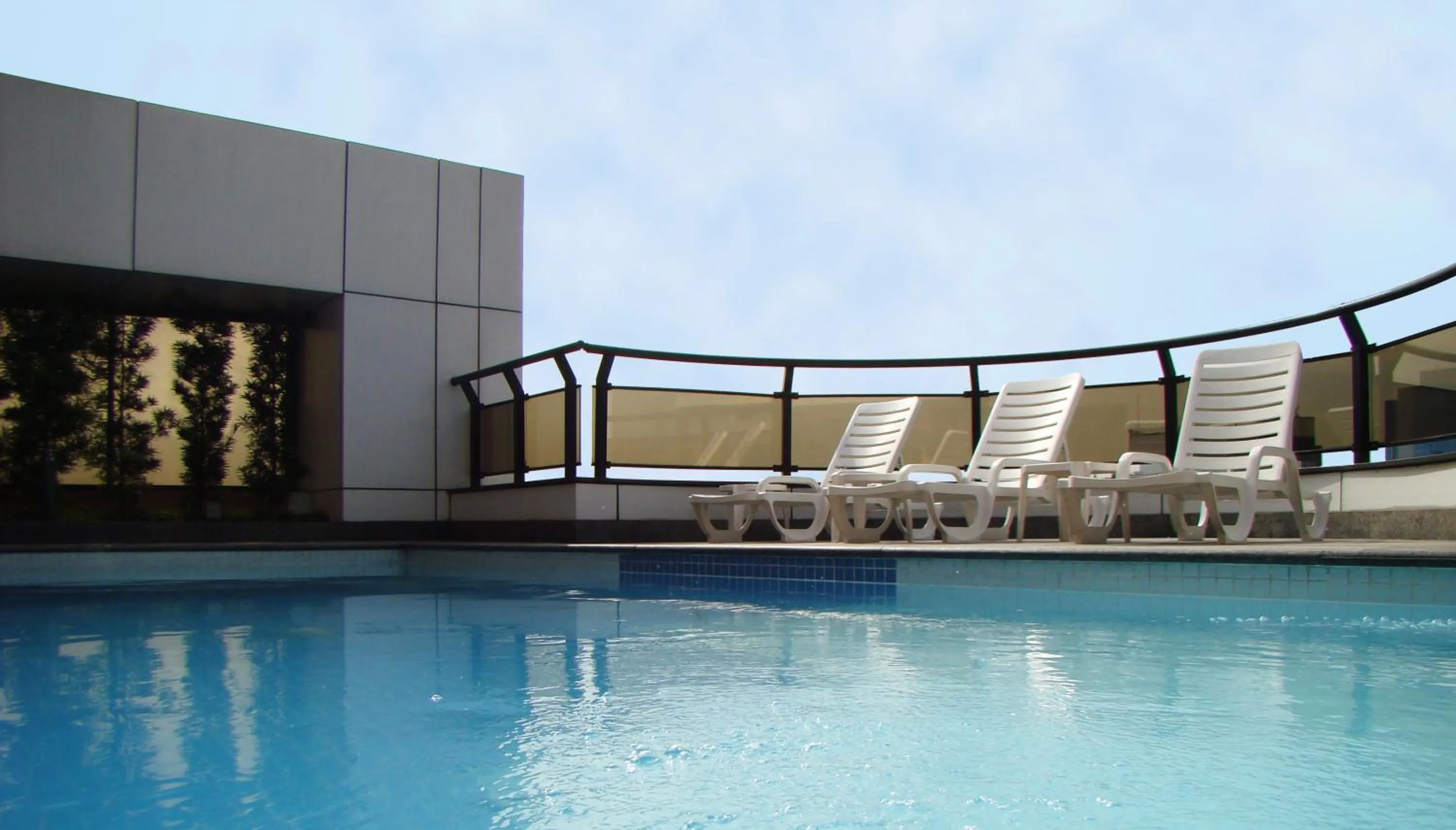Swimming pool in Transamerica Executive Faria Lima